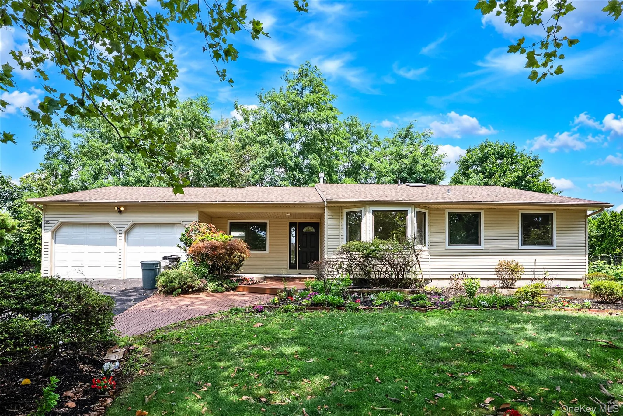 15 Dix Circle, Huntington, NY, 4 Bedrooms Bedrooms, 8 Rooms Rooms,2 BathroomsBathrooms,Residential,For Rent,Dix,0,1029801 15 Dix Circle, Huntington, NY, 4 Bedrooms Bedrooms, 8 Rooms Rooms,2 BathroomsBathrooms,Residential,For Rent,Dix,0,1029801