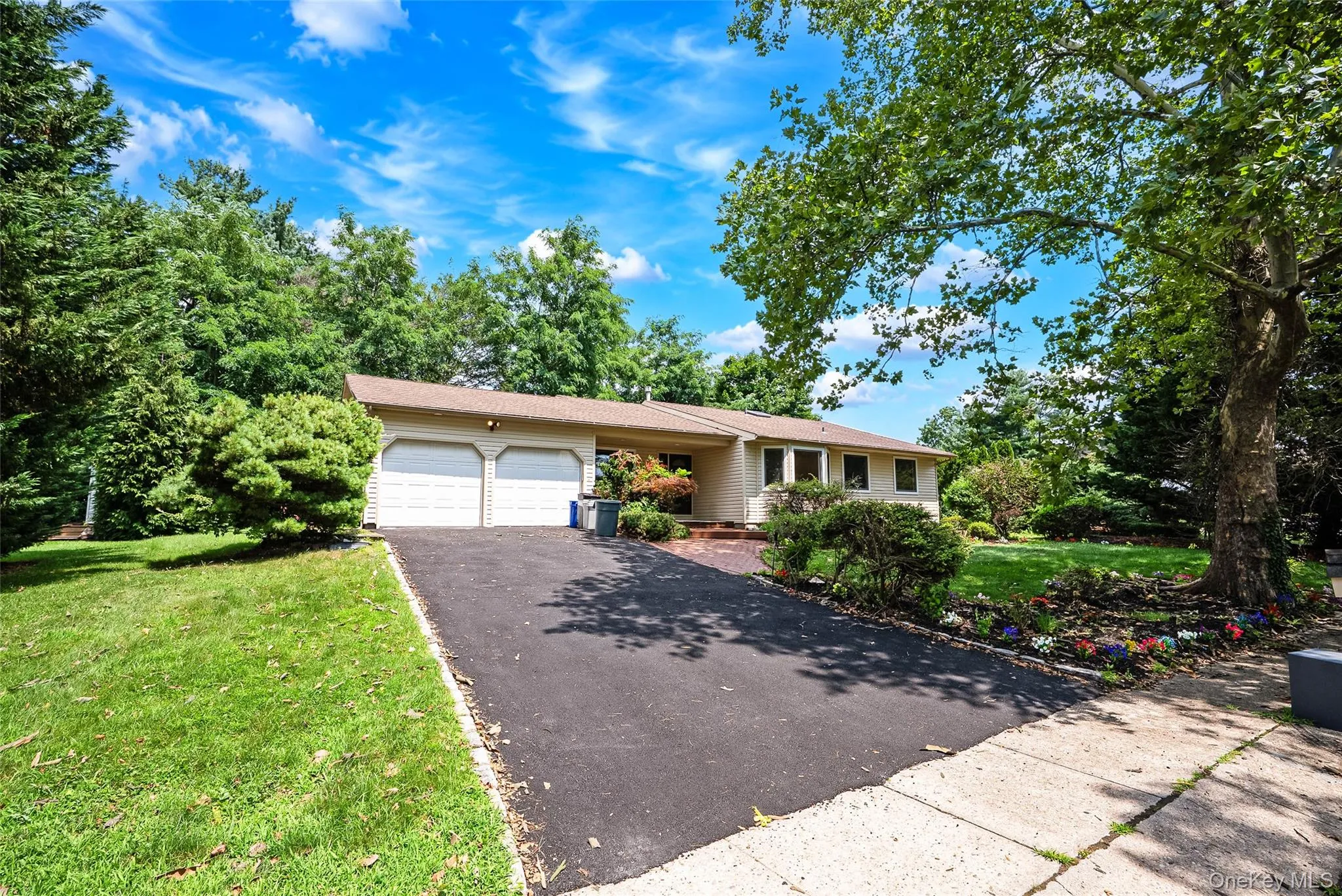 15 Dix Circle, Huntington, NY, 4 Bedrooms Bedrooms, 8 Rooms Rooms,2 BathroomsBathrooms,Residential,For Rent,Dix,0,1029801 15 Dix Circle, Huntington, NY, 4 Bedrooms Bedrooms, 8 Rooms Rooms,2 BathroomsBathrooms,Residential,For Rent,Dix,0,1029801