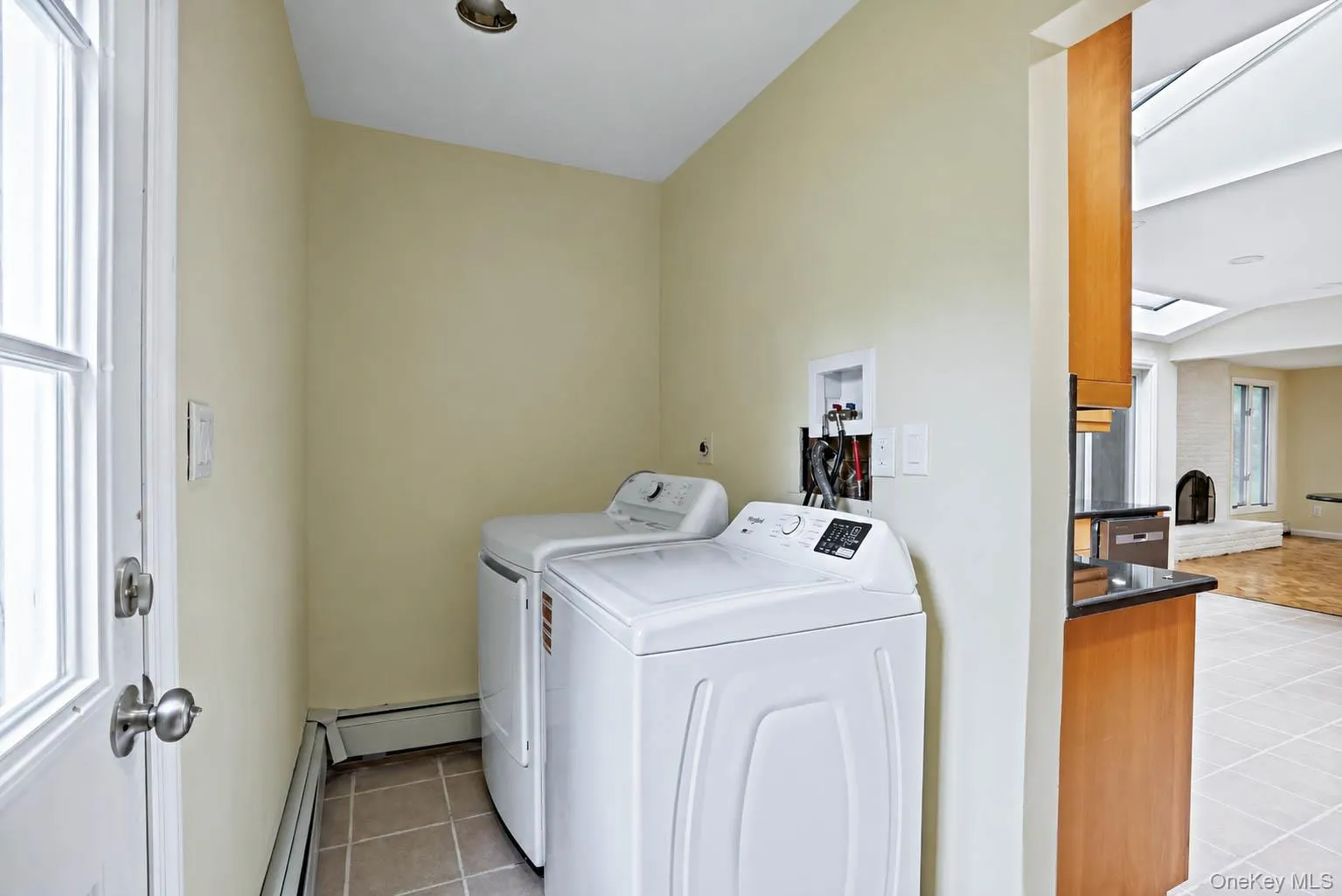 15 Dix Circle, Huntington, NY, 4 Bedrooms Bedrooms, 8 Rooms Rooms,2 BathroomsBathrooms,Residential,For Rent,Dix,0,1029801 15 Dix Circle, Huntington, NY, 4 Bedrooms Bedrooms, 8 Rooms Rooms,2 BathroomsBathrooms,Residential,For Rent,Dix,0,1029801