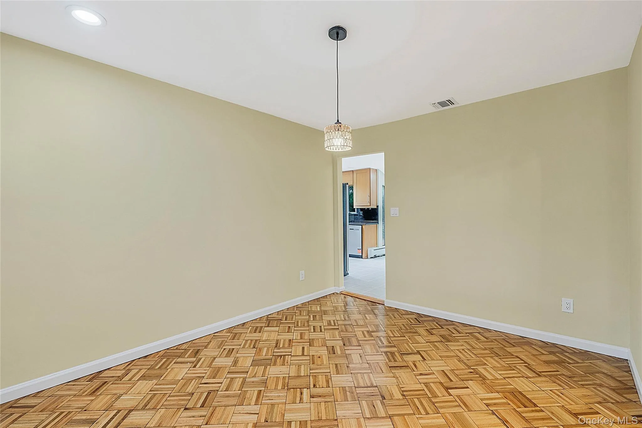 15 Dix Circle, Huntington, NY, 4 Bedrooms Bedrooms, 8 Rooms Rooms,2 BathroomsBathrooms,Residential,For Rent,Dix,0,1029801 15 Dix Circle, Huntington, NY, 4 Bedrooms Bedrooms, 8 Rooms Rooms,2 BathroomsBathrooms,Residential,For Rent,Dix,0,1029801