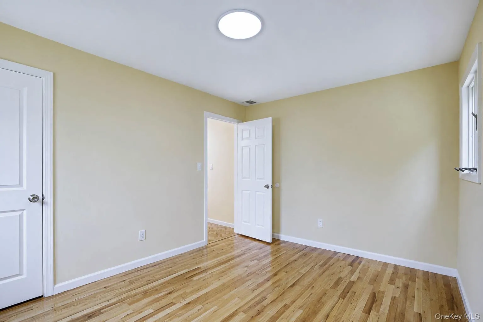 15 Dix Circle, Huntington, NY, 4 Bedrooms Bedrooms, 8 Rooms Rooms,2 BathroomsBathrooms,Residential,For Rent,Dix,0,1029801 15 Dix Circle, Huntington, NY, 4 Bedrooms Bedrooms, 8 Rooms Rooms,2 BathroomsBathrooms,Residential,For Rent,Dix,0,1029801