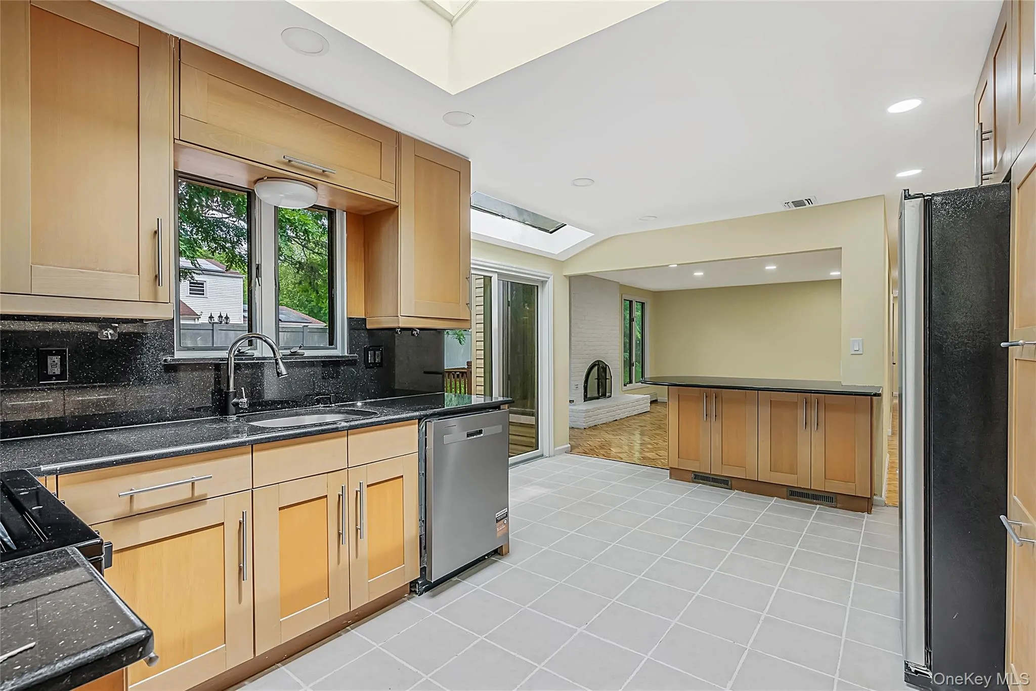 15 Dix Circle, Huntington, NY, 4 Bedrooms Bedrooms, 8 Rooms Rooms,2 BathroomsBathrooms,Residential,For Rent,Dix,0,1029801 15 Dix Circle, Huntington, NY, 4 Bedrooms Bedrooms, 8 Rooms Rooms,2 BathroomsBathrooms,Residential,For Rent,Dix,0,1029801