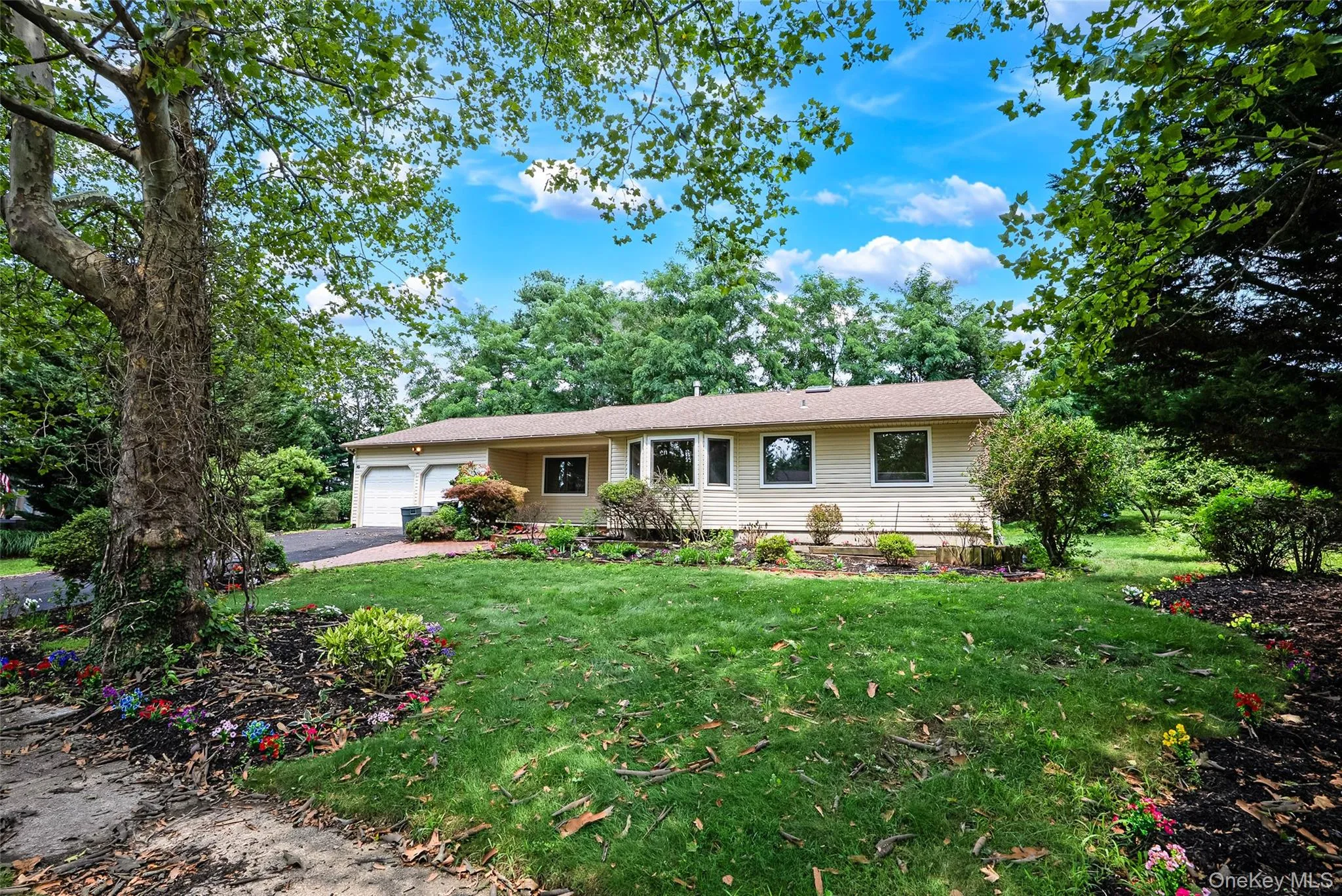 15 Dix Circle, Huntington, NY, 4 Bedrooms Bedrooms, 8 Rooms Rooms,2 BathroomsBathrooms,Residential,For Rent,Dix,0,1029801 15 Dix Circle, Huntington, NY, 4 Bedrooms Bedrooms, 8 Rooms Rooms,2 BathroomsBathrooms,Residential,For Rent,Dix,0,1029801