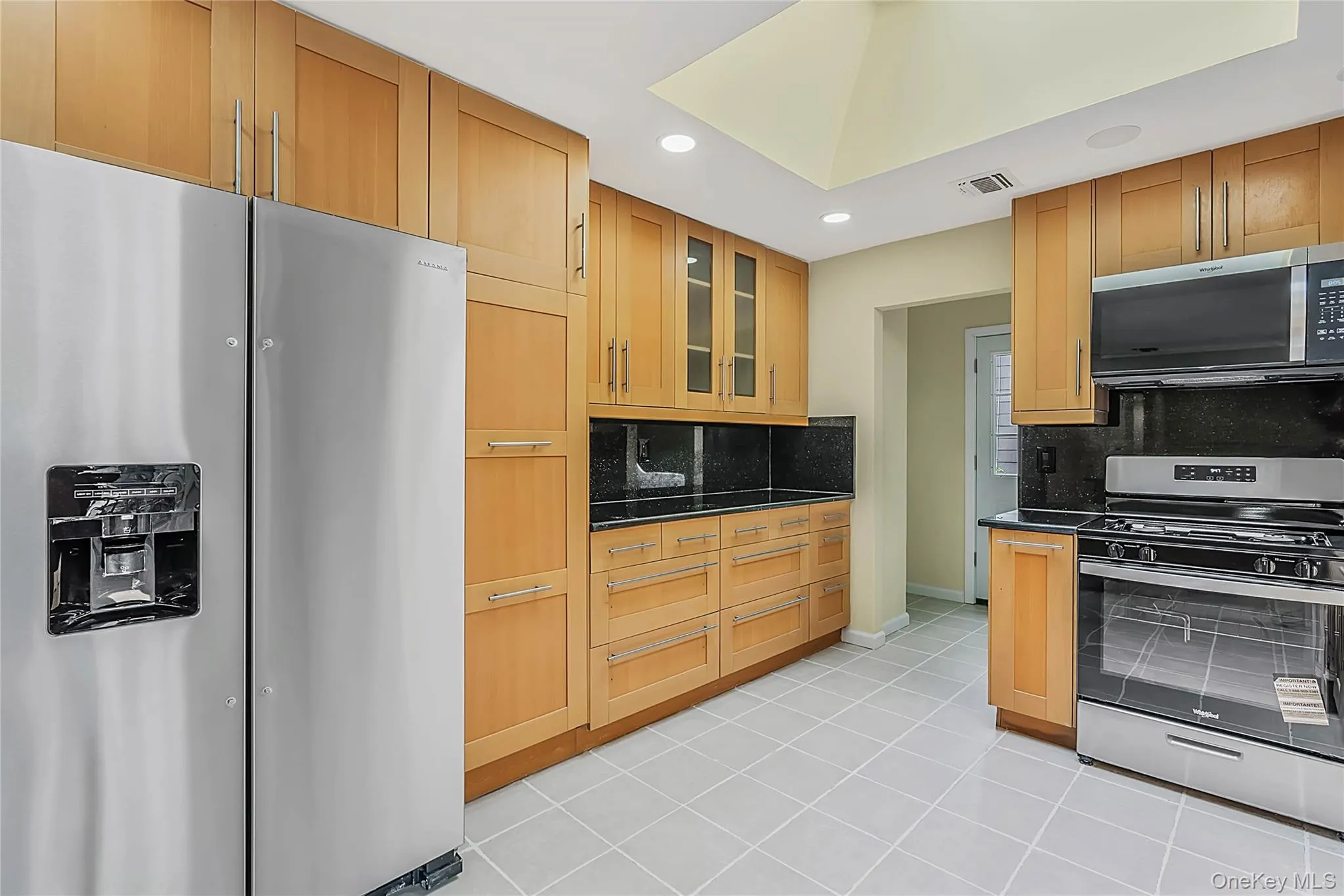 15 Dix Circle, Huntington, NY, 4 Bedrooms Bedrooms, 8 Rooms Rooms,2 BathroomsBathrooms,Residential,For Rent,Dix,0,1029801 15 Dix Circle, Huntington, NY, 4 Bedrooms Bedrooms, 8 Rooms Rooms,2 BathroomsBathrooms,Residential,For Rent,Dix,0,1029801