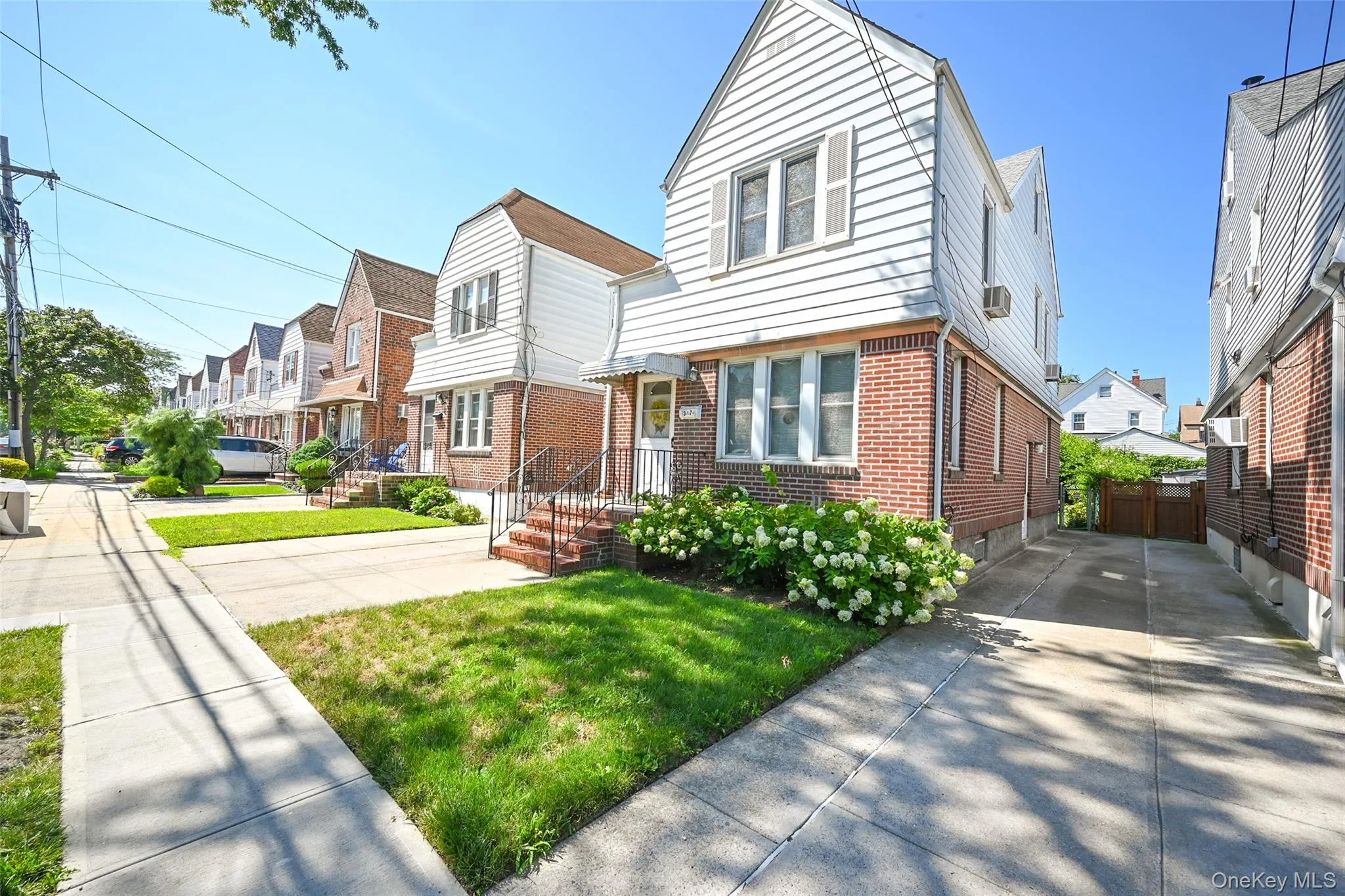 171-37 Courtney Avenue, New York, NY, 3 Bedrooms Bedrooms, 9 Rooms Rooms,1 BathroomBathrooms,Residential,For Rent,Courtney,0,1029804 171-37 Courtney Avenue, New York, NY, 3 Bedrooms Bedrooms, 9 Rooms Rooms,1 BathroomBathrooms,Residential,For Rent,Courtney,0,1029804