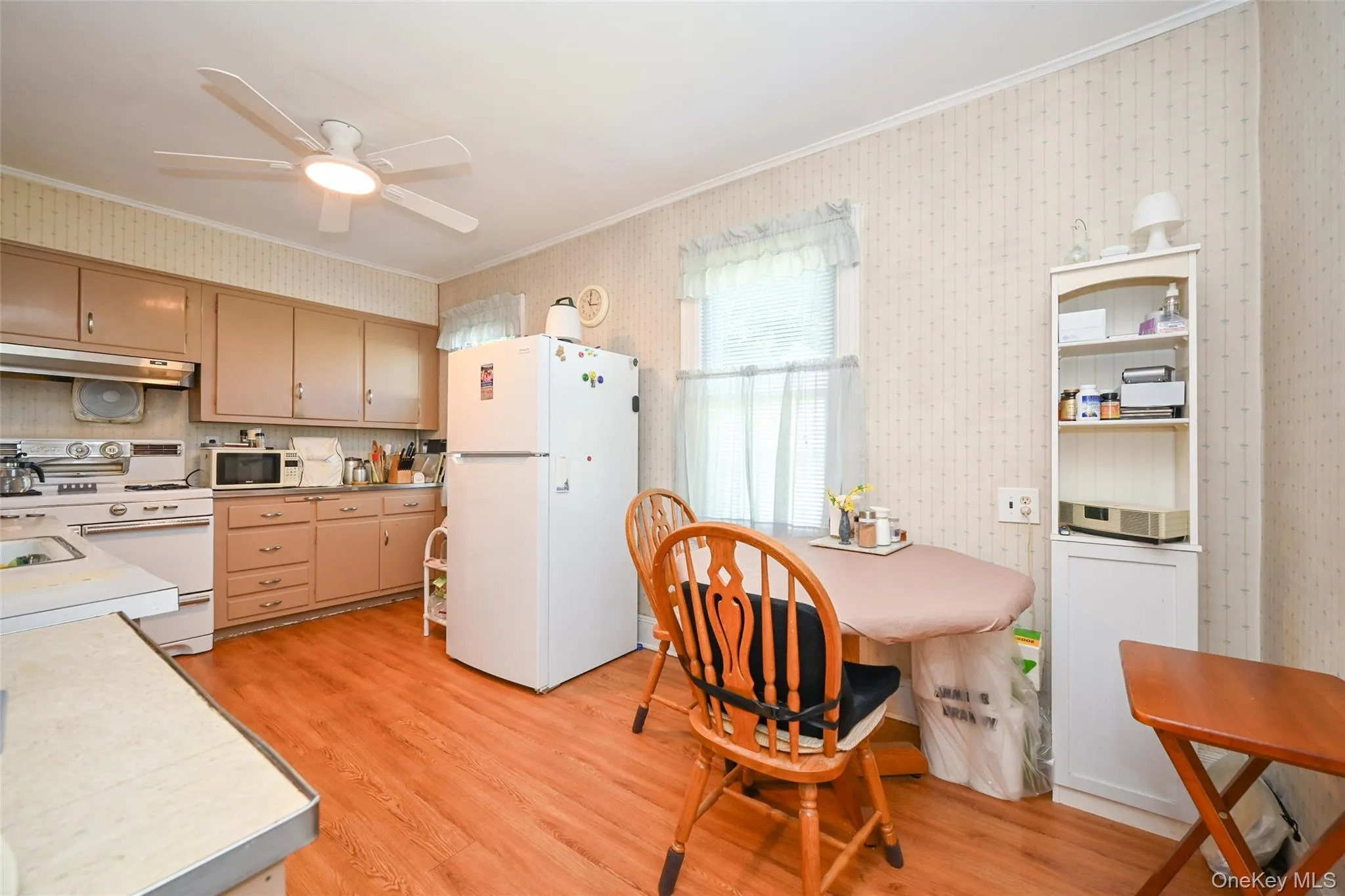 171-37 Courtney Avenue, New York, NY, 3 Bedrooms Bedrooms, 9 Rooms Rooms,1 BathroomBathrooms,Residential,For Rent,Courtney,0,1029804 171-37 Courtney Avenue, New York, NY, 3 Bedrooms Bedrooms, 9 Rooms Rooms,1 BathroomBathrooms,Residential,For Rent,Courtney,0,1029804