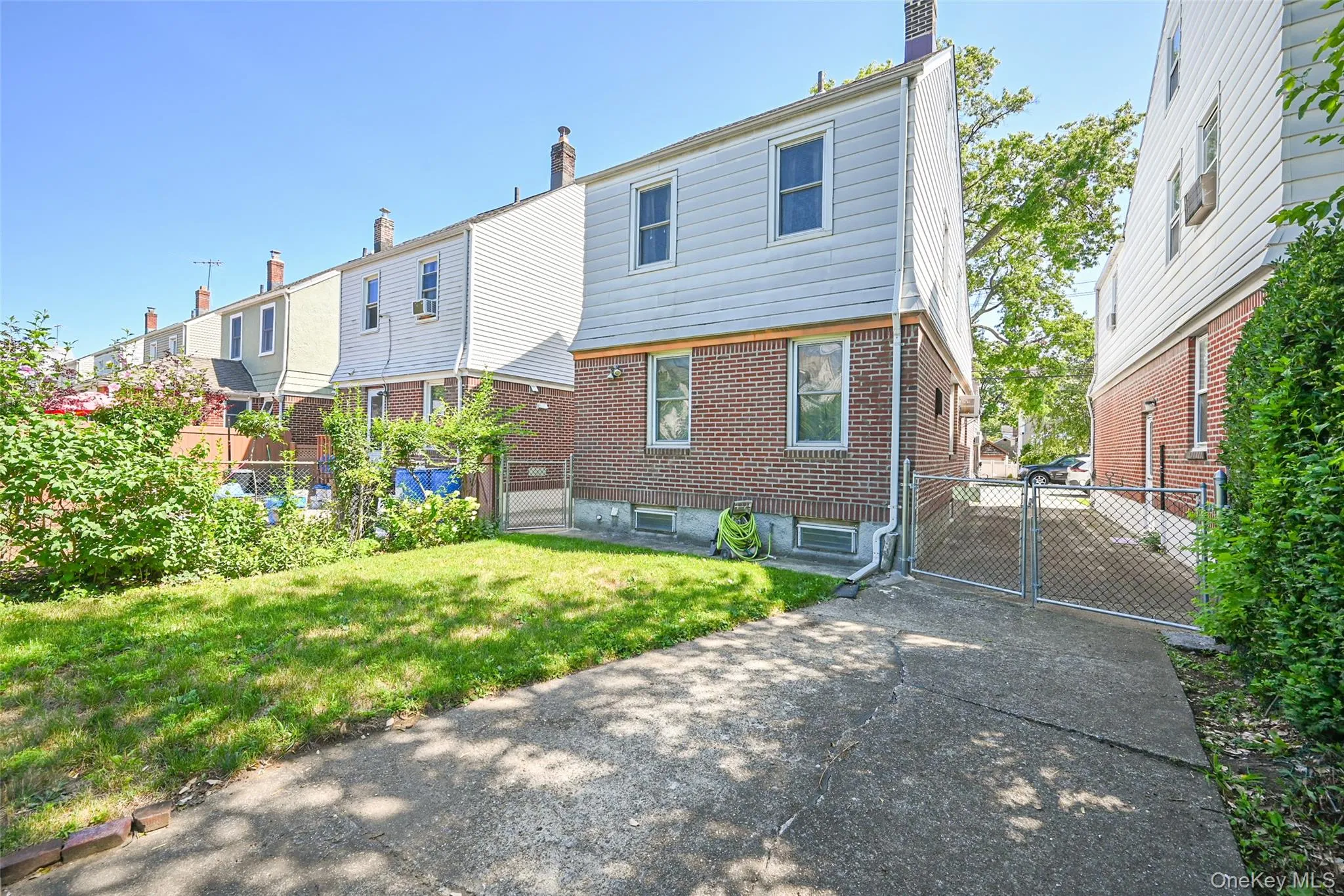 171-37 Courtney Avenue, New York, NY, 3 Bedrooms Bedrooms, 9 Rooms Rooms,1 BathroomBathrooms,Residential,For Rent,Courtney,0,1029804 171-37 Courtney Avenue, New York, NY, 3 Bedrooms Bedrooms, 9 Rooms Rooms,1 BathroomBathrooms,Residential,For Rent,Courtney,0,1029804
