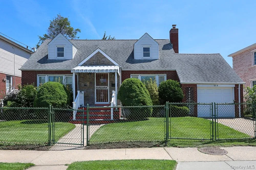 560 6th Street, North Hempstead, NY, 5 Bedrooms Bedrooms, 7 Rooms Rooms,2 BathroomsBathrooms,Residential,For Rent,6th,0,1029807 560 6th Street, North Hempstead, NY, 5 Bedrooms Bedrooms, 7 Rooms Rooms,2 BathroomsBathrooms,Residential,For Rent,6th,0,1029807