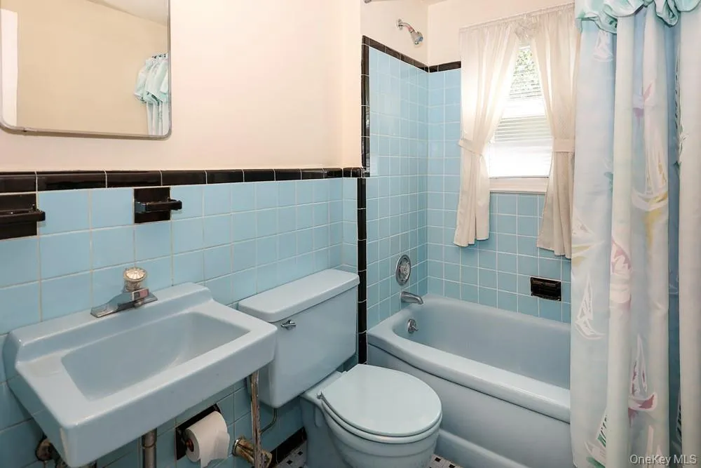 560 6th Street, North Hempstead, NY, 5 Bedrooms Bedrooms, 7 Rooms Rooms,2 BathroomsBathrooms,Residential,For Rent,6th,0,1029807 560 6th Street, North Hempstead, NY, 5 Bedrooms Bedrooms, 7 Rooms Rooms,2 BathroomsBathrooms,Residential,For Rent,6th,0,1029807