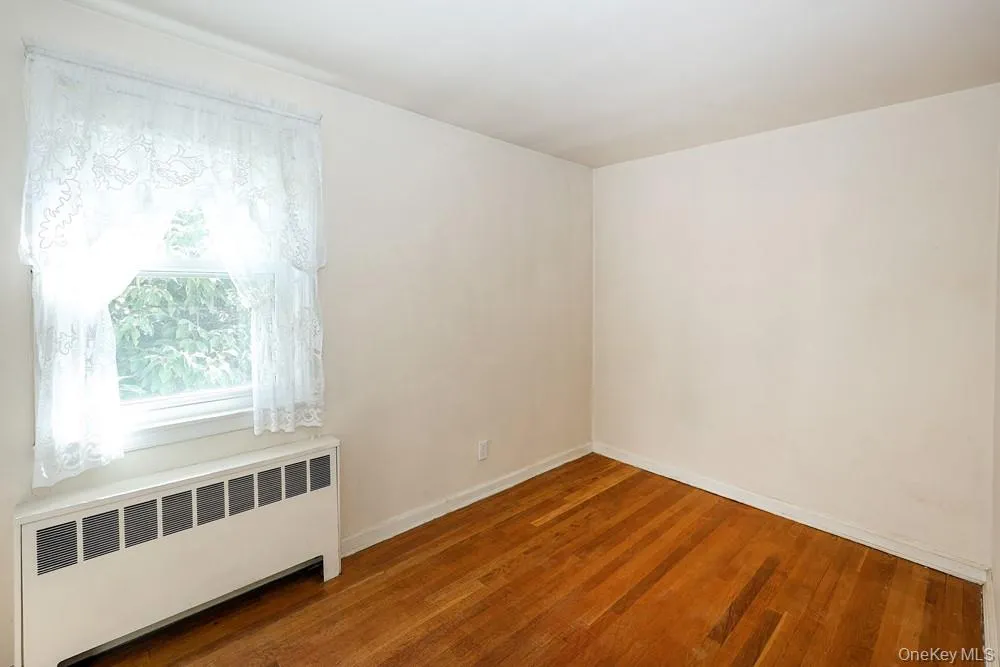 560 6th Street, North Hempstead, NY, 5 Bedrooms Bedrooms, 7 Rooms Rooms,2 BathroomsBathrooms,Residential,For Rent,6th,0,1029807 560 6th Street, North Hempstead, NY, 5 Bedrooms Bedrooms, 7 Rooms Rooms,2 BathroomsBathrooms,Residential,For Rent,6th,0,1029807