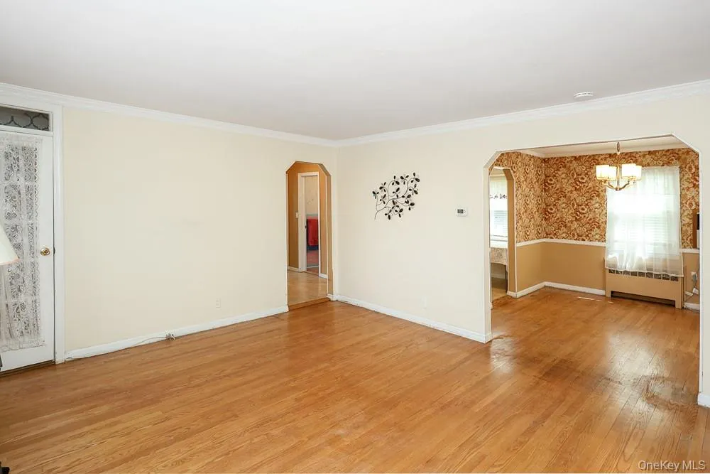 560 6th Street, North Hempstead, NY, 5 Bedrooms Bedrooms, 7 Rooms Rooms,2 BathroomsBathrooms,Residential,For Rent,6th,0,1029807 560 6th Street, North Hempstead, NY, 5 Bedrooms Bedrooms, 7 Rooms Rooms,2 BathroomsBathrooms,Residential,For Rent,6th,0,1029807