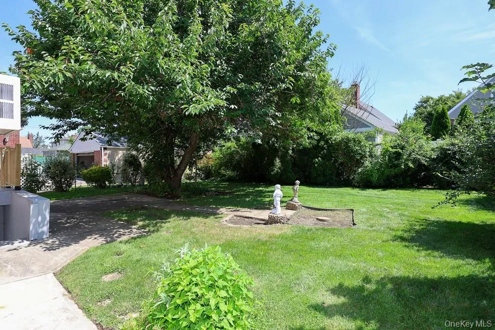 560 6th Street, North Hempstead, NY, 5 Bedrooms Bedrooms, 7 Rooms Rooms,2 BathroomsBathrooms,Residential,For Rent,6th,0,1029807 560 6th Street, North Hempstead, NY, 5 Bedrooms Bedrooms, 7 Rooms Rooms,2 BathroomsBathrooms,Residential,For Rent,6th,0,1029807