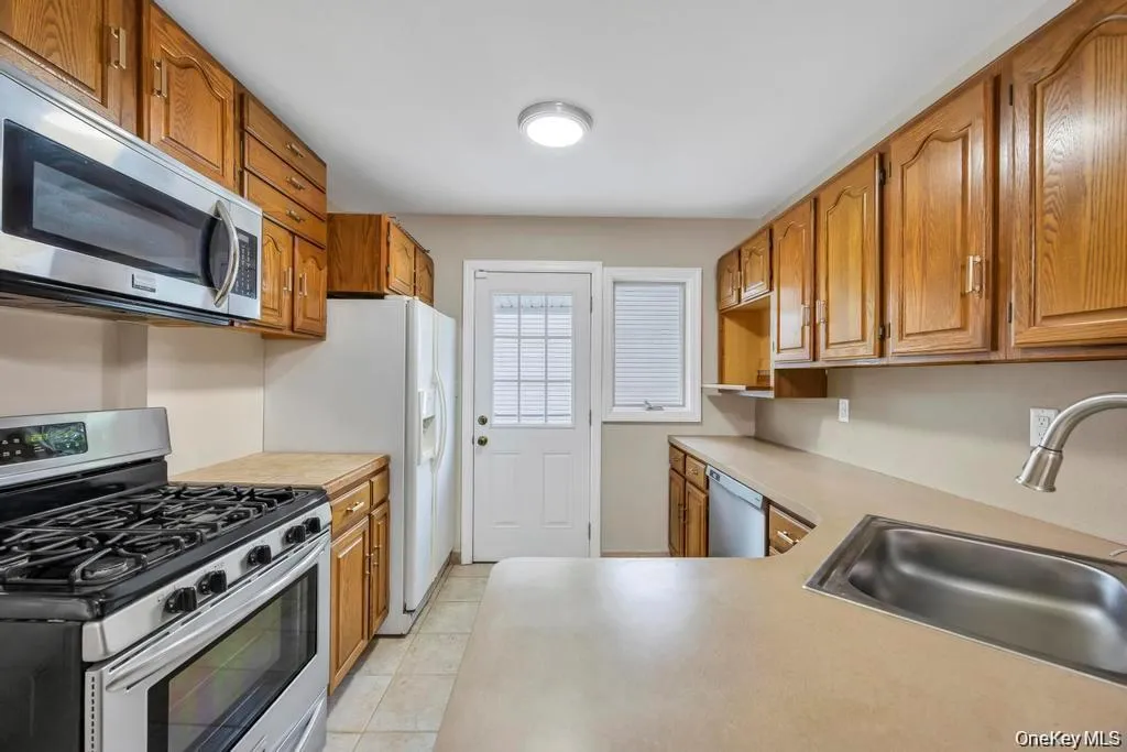 30 Andover Lane, Oyster Bay, NY, 4 Bedrooms Bedrooms, 10 Rooms Rooms,3 BathroomsBathrooms,Residential,For Rent,Andover,0,1029808 30 Andover Lane, Oyster Bay, NY, 4 Bedrooms Bedrooms, 10 Rooms Rooms,3 BathroomsBathrooms,Residential,For Rent,Andover,0,1029808