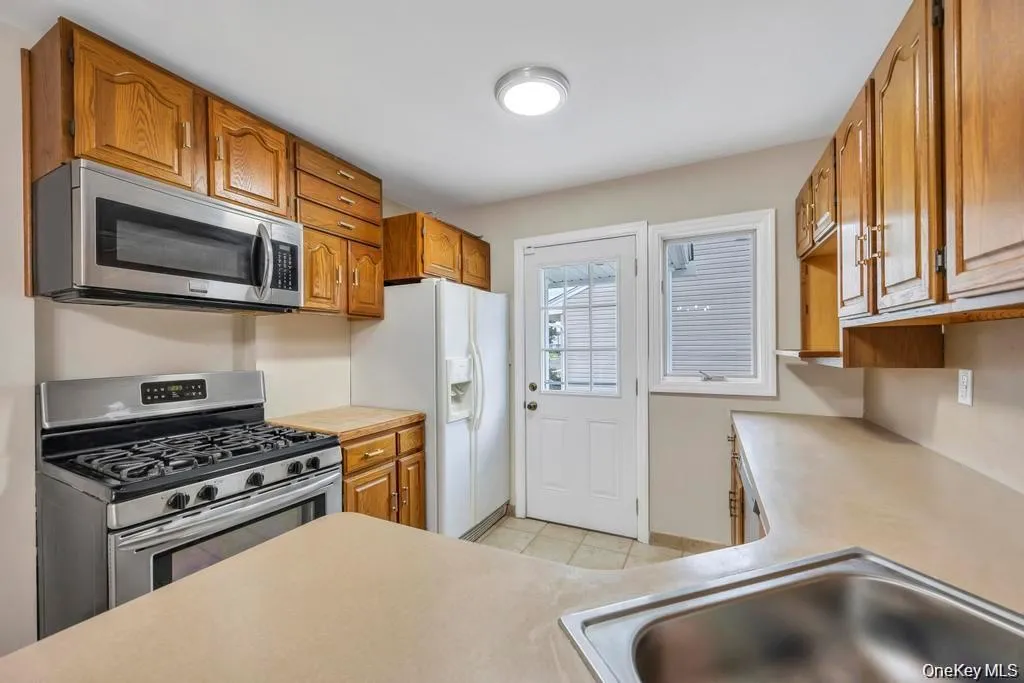 30 Andover Lane, Oyster Bay, NY, 4 Bedrooms Bedrooms, 10 Rooms Rooms,3 BathroomsBathrooms,Residential,For Rent,Andover,0,1029808 30 Andover Lane, Oyster Bay, NY, 4 Bedrooms Bedrooms, 10 Rooms Rooms,3 BathroomsBathrooms,Residential,For Rent,Andover,0,1029808
