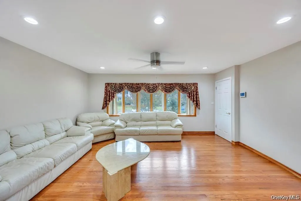 30 Andover Lane, Oyster Bay, NY, 4 Bedrooms Bedrooms, 10 Rooms Rooms,3 BathroomsBathrooms,Residential,For Rent,Andover,0,1029808 30 Andover Lane, Oyster Bay, NY, 4 Bedrooms Bedrooms, 10 Rooms Rooms,3 BathroomsBathrooms,Residential,For Rent,Andover,0,1029808