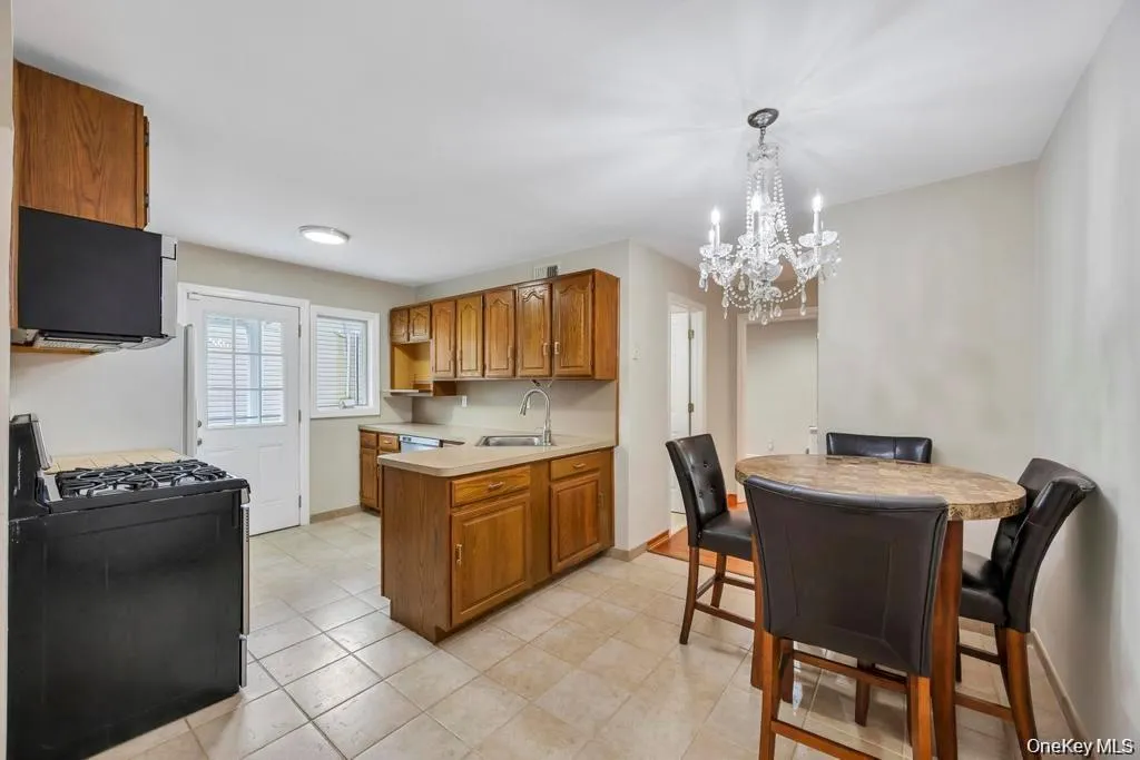 30 Andover Lane, Oyster Bay, NY, 4 Bedrooms Bedrooms, 10 Rooms Rooms,3 BathroomsBathrooms,Residential,For Rent,Andover,0,1029808 30 Andover Lane, Oyster Bay, NY, 4 Bedrooms Bedrooms, 10 Rooms Rooms,3 BathroomsBathrooms,Residential,For Rent,Andover,0,1029808