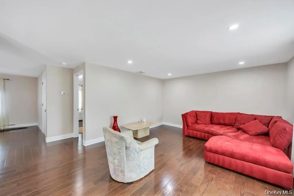 30 Andover Lane, Oyster Bay, NY, 4 Bedrooms Bedrooms, 10 Rooms Rooms,3 BathroomsBathrooms,Residential,For Rent,Andover,0,1029808 30 Andover Lane, Oyster Bay, NY, 4 Bedrooms Bedrooms, 10 Rooms Rooms,3 BathroomsBathrooms,Residential,For Rent,Andover,0,1029808