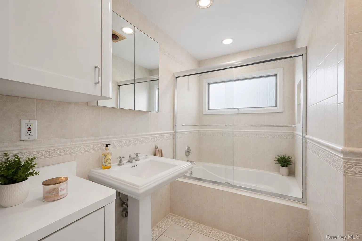 61 Hemlock Lane, Oyster Bay, NY, 5 Bedrooms Bedrooms, 10 Rooms Rooms,3 BathroomsBathrooms,Residential,For Rent,Hemlock,0,1029813 61 Hemlock Lane, Oyster Bay, NY, 5 Bedrooms Bedrooms, 10 Rooms Rooms,3 BathroomsBathrooms,Residential,For Rent,Hemlock,0,1029813