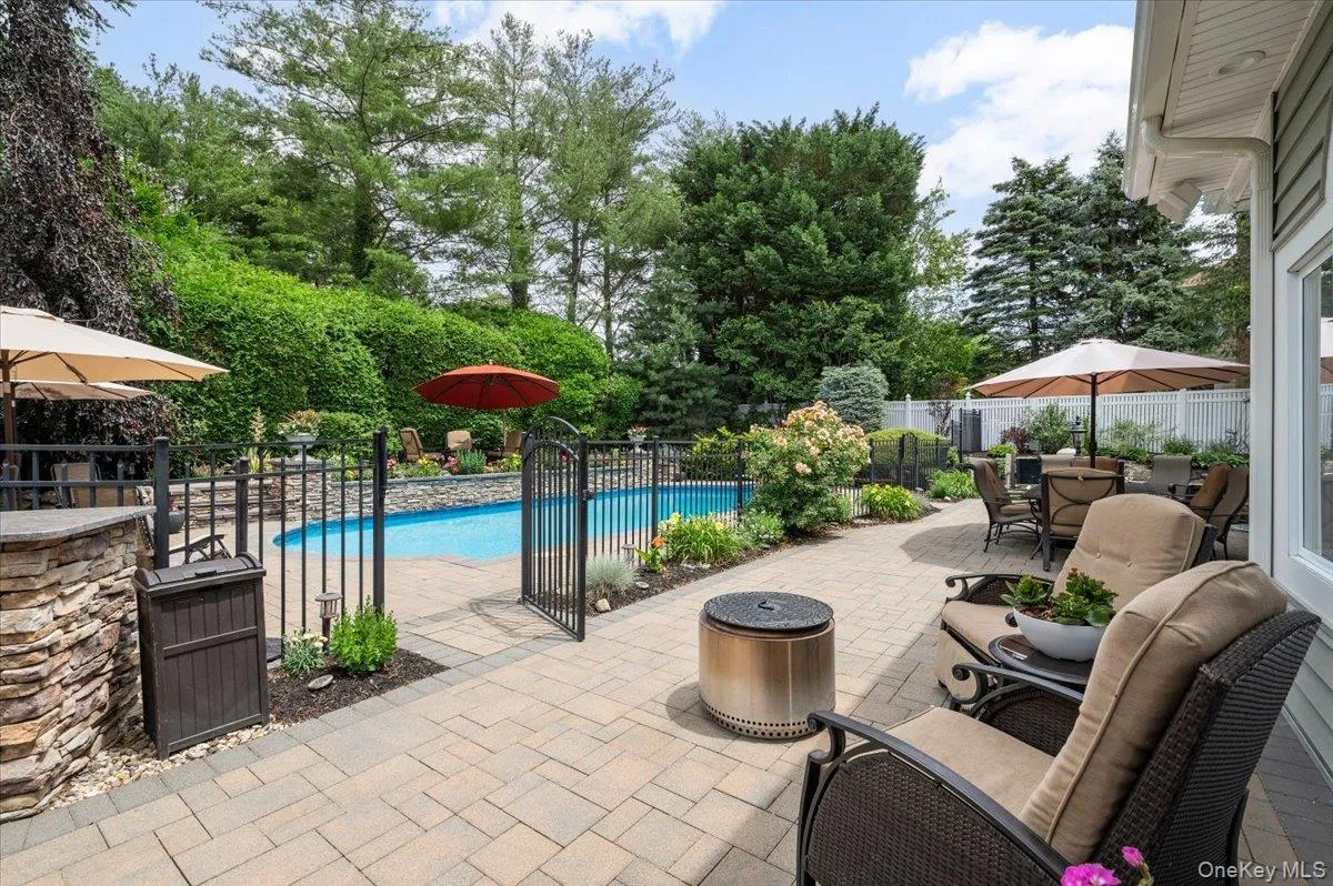 4 Shannon Drive, Oyster Bay, NY, 5 Bedrooms Bedrooms, 9 Rooms Rooms,3 BathroomsBathrooms,Residential,For Rent,Shannon,0,1029820 4 Shannon Drive, Oyster Bay, NY, 5 Bedrooms Bedrooms, 9 Rooms Rooms,3 BathroomsBathrooms,Residential,For Rent,Shannon,0,1029820