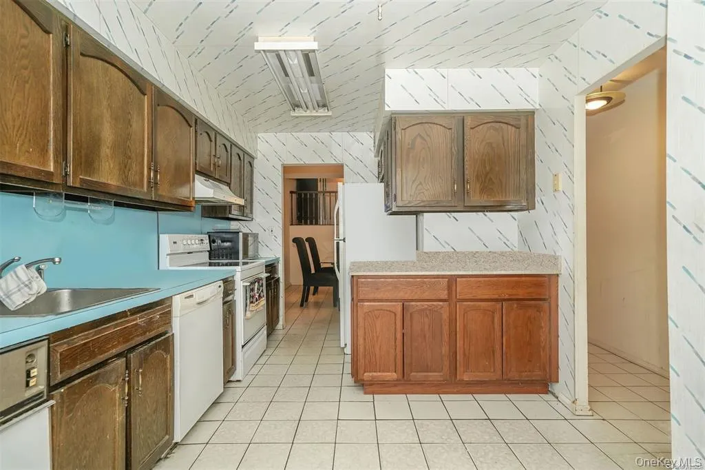 37 Santa Barbara Drive, Oyster Bay, NY, 2 Bedrooms Bedrooms, 6 Rooms Rooms,2 BathroomsBathrooms,Residential,For Rent,Santa Barbara,0,1029822 37 Santa Barbara Drive, Oyster Bay, NY, 2 Bedrooms Bedrooms, 6 Rooms Rooms,2 BathroomsBathrooms,Residential,For Rent,Santa Barbara,0,1029822