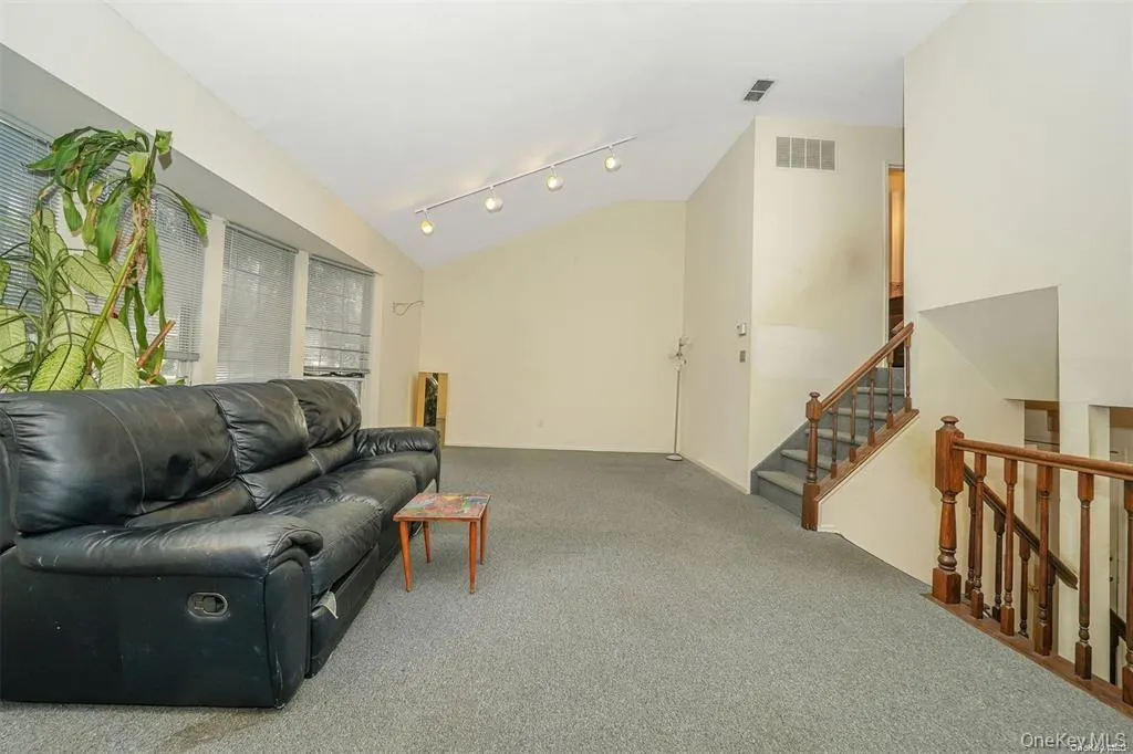 37 Santa Barbara Drive, Oyster Bay, NY, 2 Bedrooms Bedrooms, 6 Rooms Rooms,2 BathroomsBathrooms,Residential,For Rent,Santa Barbara,0,1029822 37 Santa Barbara Drive, Oyster Bay, NY, 2 Bedrooms Bedrooms, 6 Rooms Rooms,2 BathroomsBathrooms,Residential,For Rent,Santa Barbara,0,1029822