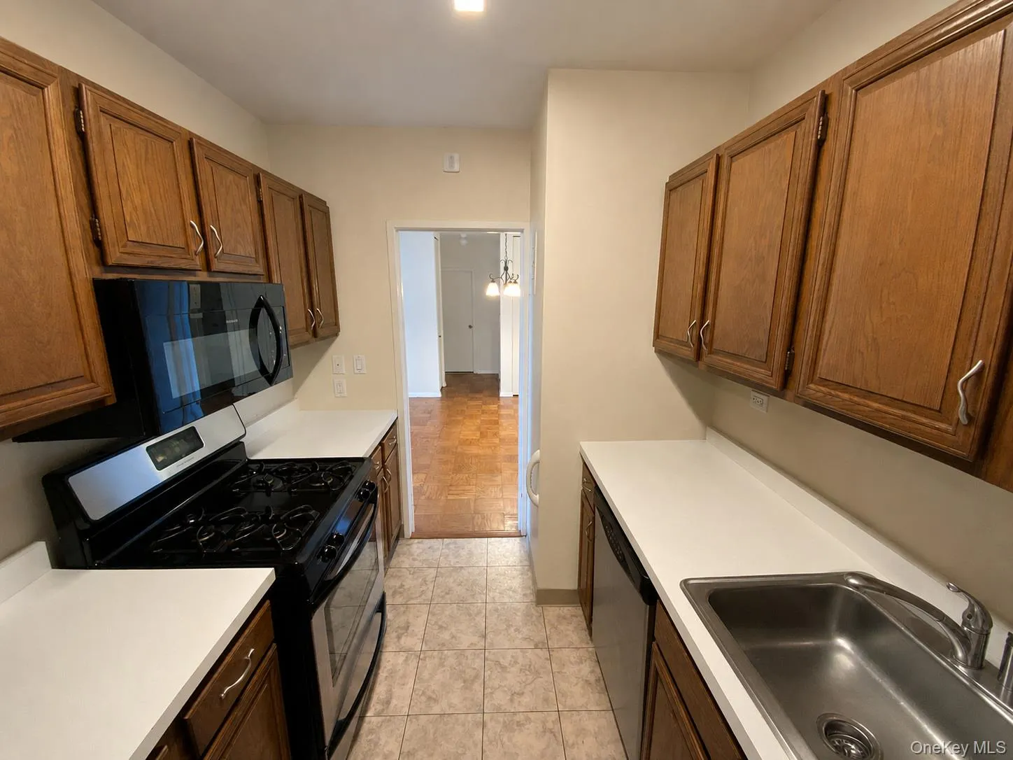 27110 Grand Central Parkway, New York, NY, 1 Bedroom Bedrooms, 5 Rooms Rooms,1 BathroomBathrooms,Residential,For Rent,Grand Central,0,1029823 27110 Grand Central Parkway, New York, NY, 1 Bedroom Bedrooms, 5 Rooms Rooms,1 BathroomBathrooms,Residential,For Rent,Grand Central,0,1029823