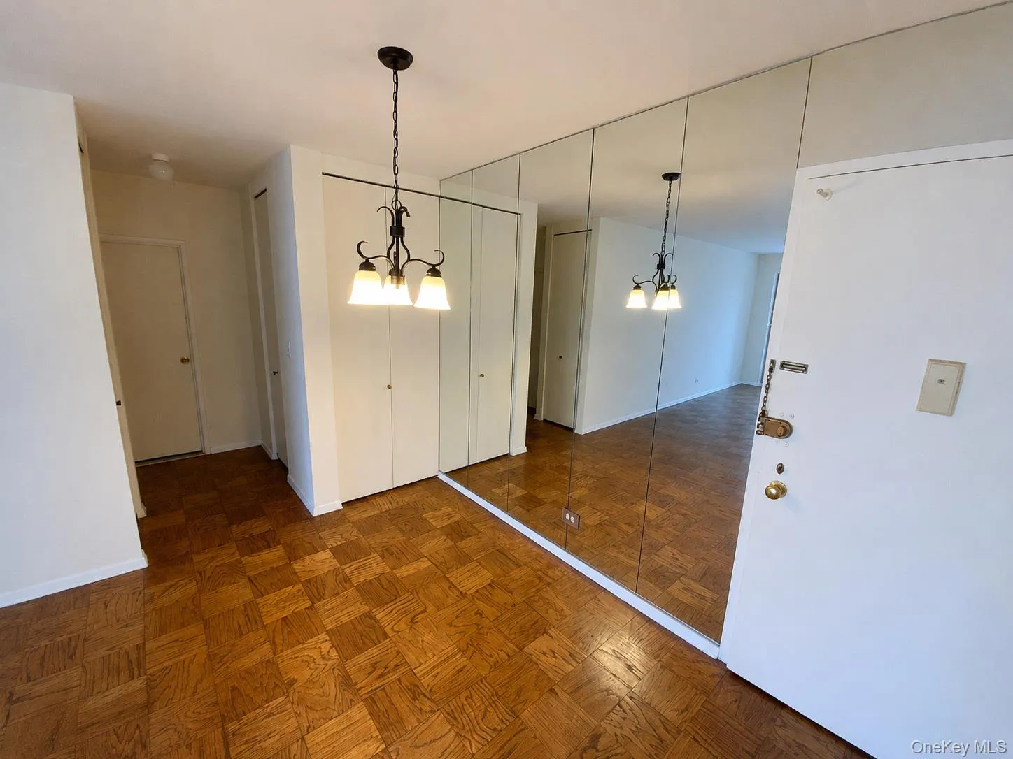 27110 Grand Central Parkway, New York, NY, 1 Bedroom Bedrooms, 5 Rooms Rooms,1 BathroomBathrooms,Residential,For Rent,Grand Central,0,1029823 27110 Grand Central Parkway, New York, NY, 1 Bedroom Bedrooms, 5 Rooms Rooms,1 BathroomBathrooms,Residential,For Rent,Grand Central,0,1029823