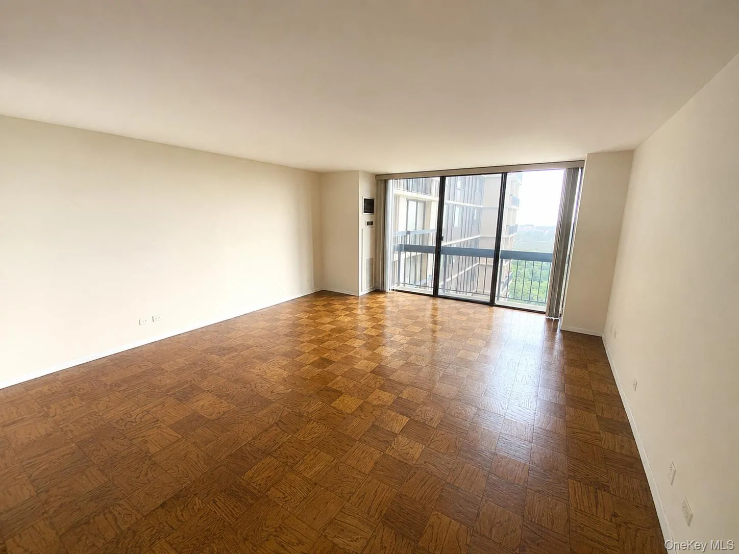 27110 Grand Central Parkway, New York, NY, 1 Bedroom Bedrooms, 5 Rooms Rooms,1 BathroomBathrooms,Residential,For Rent,Grand Central,0,1029823 27110 Grand Central Parkway, New York, NY, 1 Bedroom Bedrooms, 5 Rooms Rooms,1 BathroomBathrooms,Residential,For Rent,Grand Central,0,1029823
