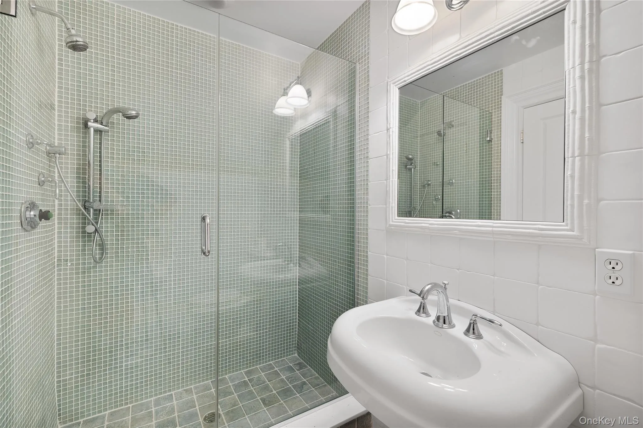 608 Shore Drive, Islip, NY, 5 Bedrooms Bedrooms, 15 Rooms Rooms,4 BathroomsBathrooms,Residential,For Rent,Shore,0,1029824 608 Shore Drive, Islip, NY, 5 Bedrooms Bedrooms, 15 Rooms Rooms,4 BathroomsBathrooms,Residential,For Rent,Shore,0,1029824