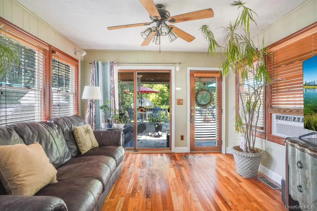 35 Lakeview Avenue, Poughkeepsie (town), NY, 2 Bedrooms Bedrooms, 7 Rooms Rooms,1 BathroomBathrooms,Residential,For Rent,Lakeview,0,1029825 35 Lakeview Avenue, Poughkeepsie (town), NY, 2 Bedrooms Bedrooms, 7 Rooms Rooms,1 BathroomBathrooms,Residential,For Rent,Lakeview,0,1029825