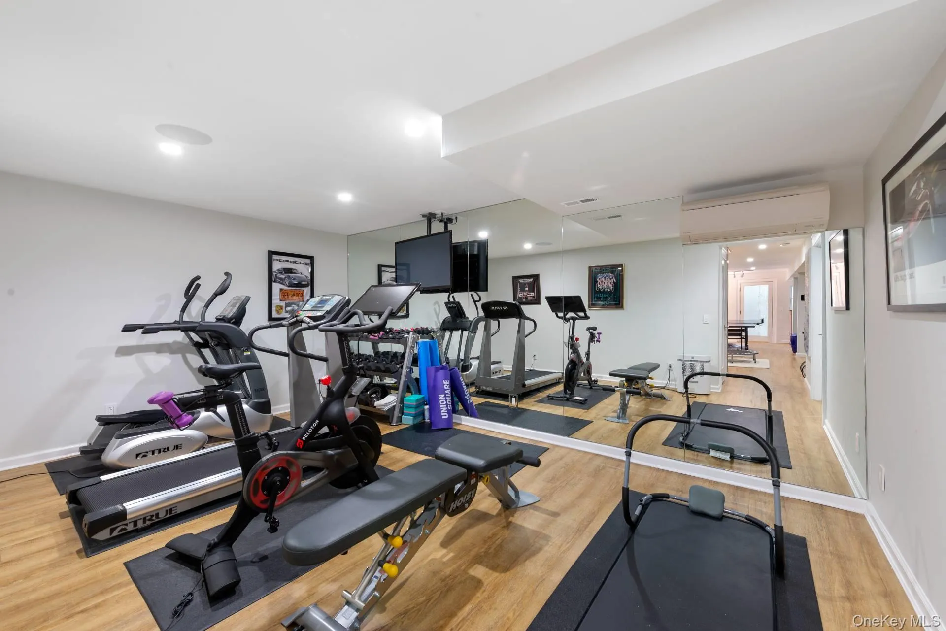 1 Fox Crossing, Southampton, NY, 5 Bedrooms Bedrooms, 10 Rooms Rooms,5 BathroomsBathrooms,Residential Lease,For Rent,Fox,0,1029848 1 Fox Crossing, Southampton, NY, 5 Bedrooms Bedrooms, 10 Rooms Rooms,5 BathroomsBathrooms,Residential Lease,For Rent,Fox,0,1029848