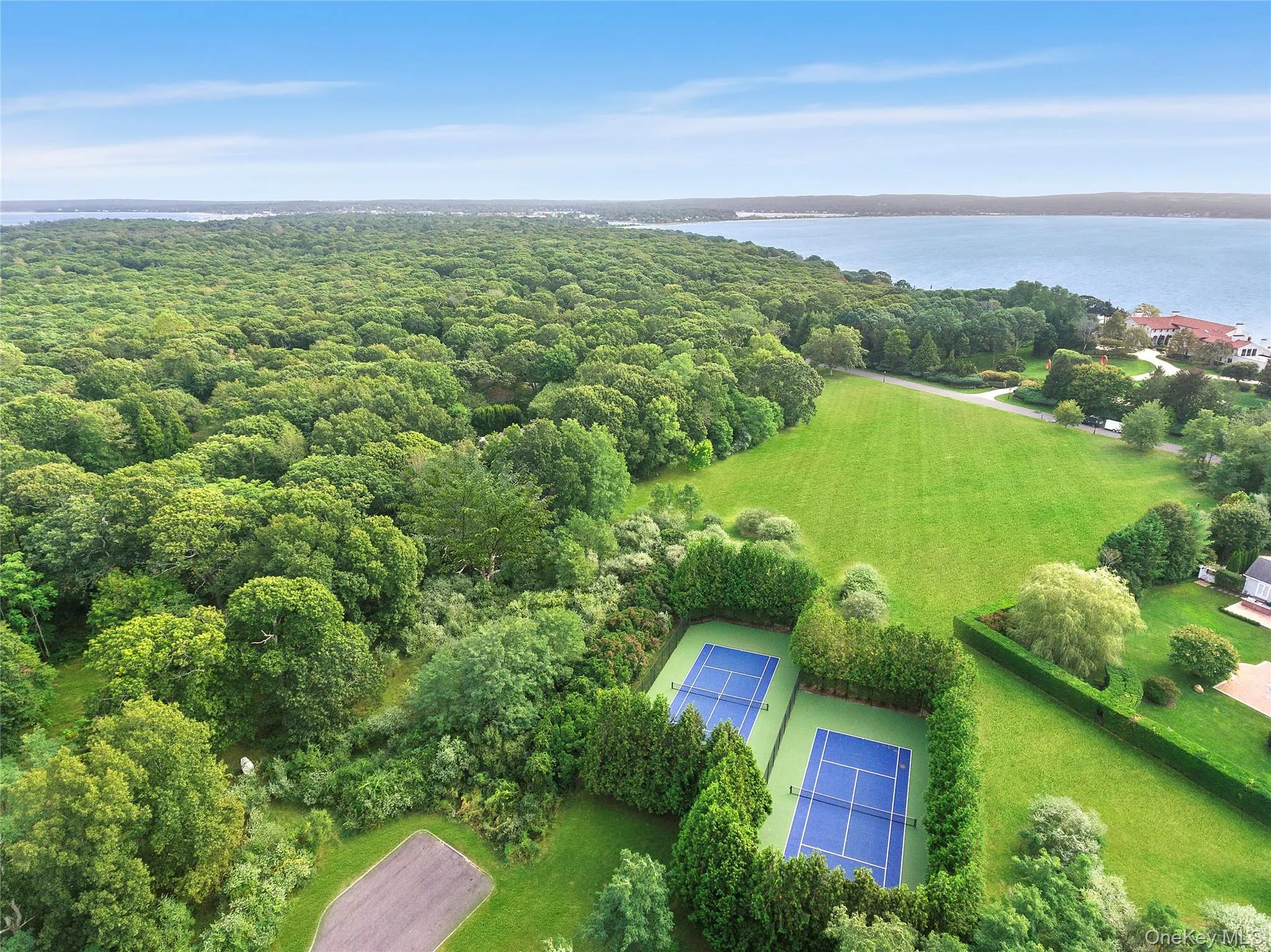 1 Fox Crossing, Southampton, NY, 5 Bedrooms Bedrooms, 10 Rooms Rooms,5 BathroomsBathrooms,Residential Lease,For Rent,Fox,0,1029848 1 Fox Crossing, Southampton, NY, 5 Bedrooms Bedrooms, 10 Rooms Rooms,5 BathroomsBathrooms,Residential Lease,For Rent,Fox,0,1029848