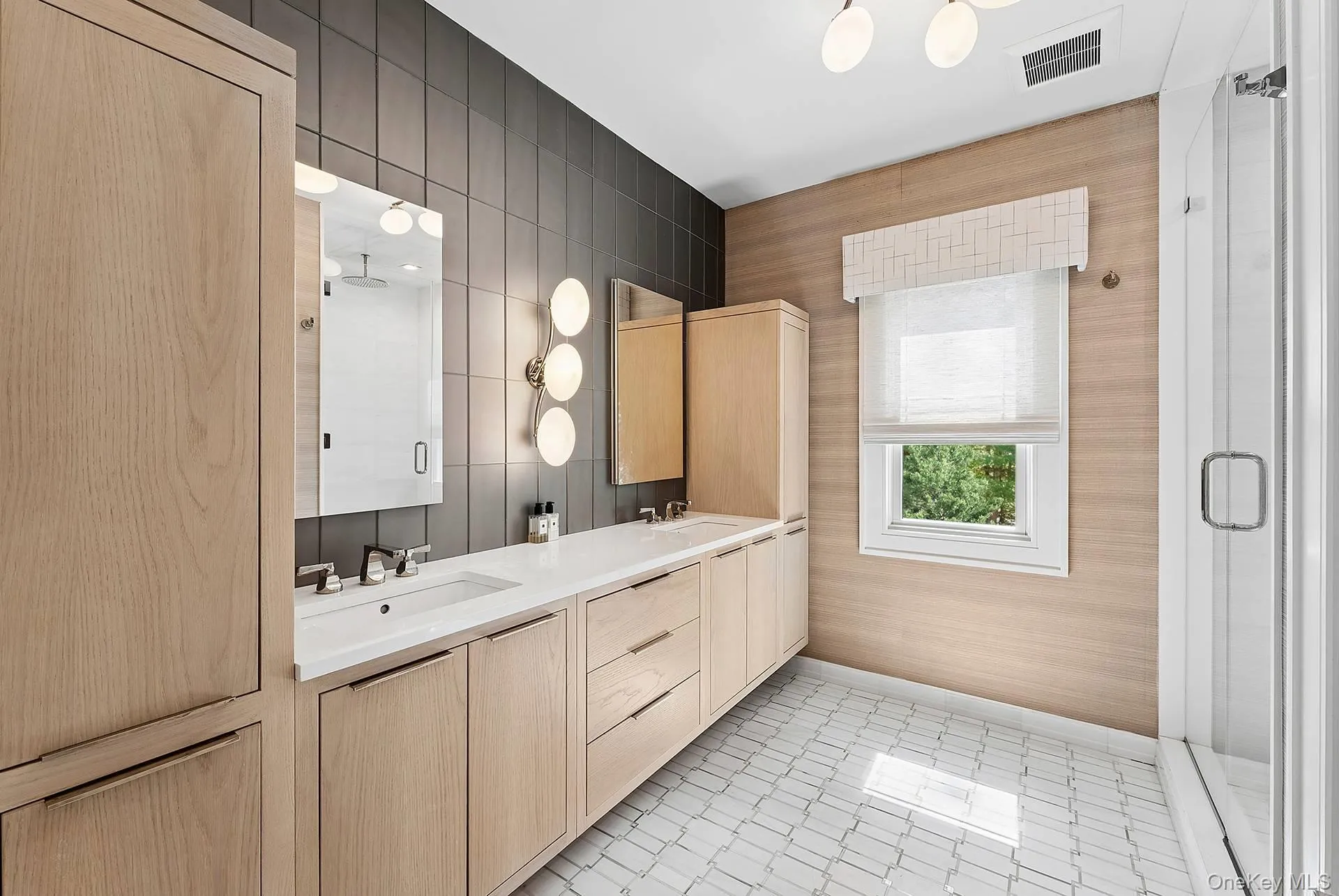 1 Fox Crossing, Southampton, NY, 5 Bedrooms Bedrooms, 10 Rooms Rooms,5 BathroomsBathrooms,Residential Lease,For Rent,Fox,0,1029848 1 Fox Crossing, Southampton, NY, 5 Bedrooms Bedrooms, 10 Rooms Rooms,5 BathroomsBathrooms,Residential Lease,For Rent,Fox,0,1029848