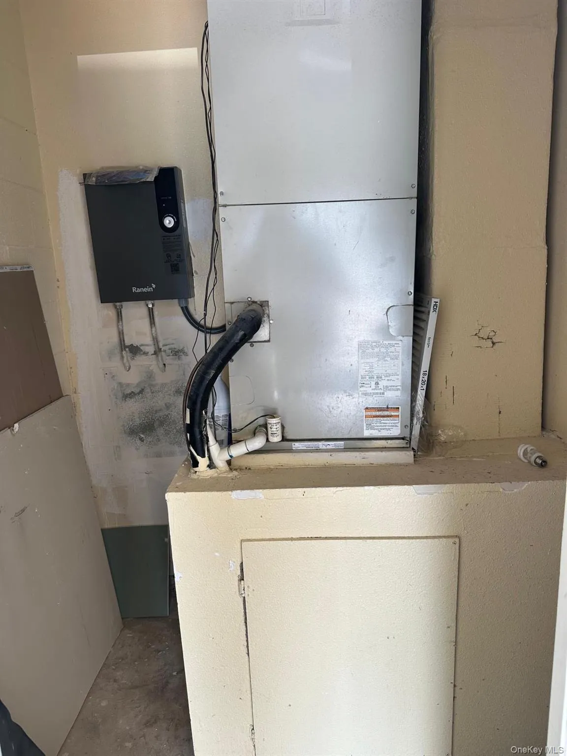 3222 Brewster Drive, Out Of Area, FL, 3 Bedrooms Bedrooms, 7 Rooms Rooms,2 BathroomsBathrooms,Residential,For Rent,Brewster Drive,0,1029850 3222 Brewster Drive, Out Of Area, FL, 3 Bedrooms Bedrooms, 7 Rooms Rooms,2 BathroomsBathrooms,Residential,For Rent,Brewster Drive,0,1029850