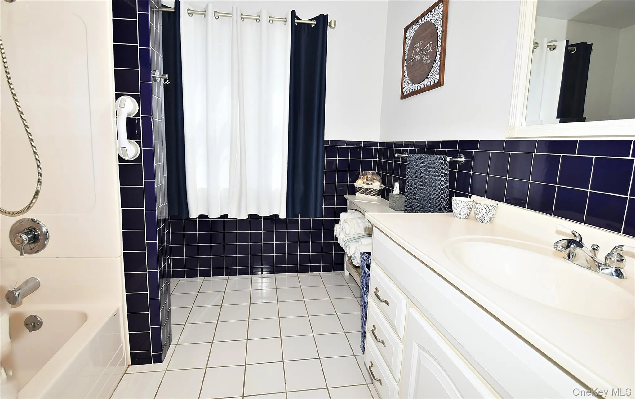 2nd Floor Bathroom 2nd Floor Bathroom
