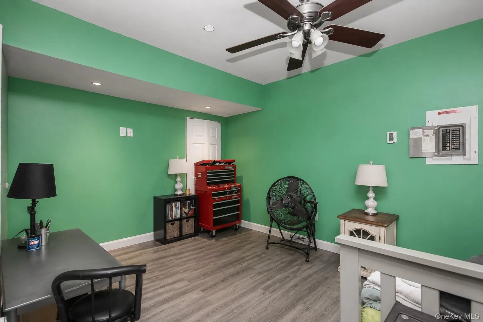 Can be used for storage, as a den or workout area Can be used for storage, as a den or workout area