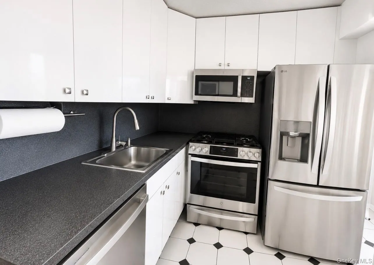 1 BAY CLUB Drive, New York, NY, 1 Bedroom Bedrooms, 4 Rooms Rooms,1 BathroomBathrooms,Residential,For Rent,BAY CLUB,0,1029854 1 BAY CLUB Drive, New York, NY, 1 Bedroom Bedrooms, 4 Rooms Rooms,1 BathroomBathrooms,Residential,For Rent,BAY CLUB,0,1029854