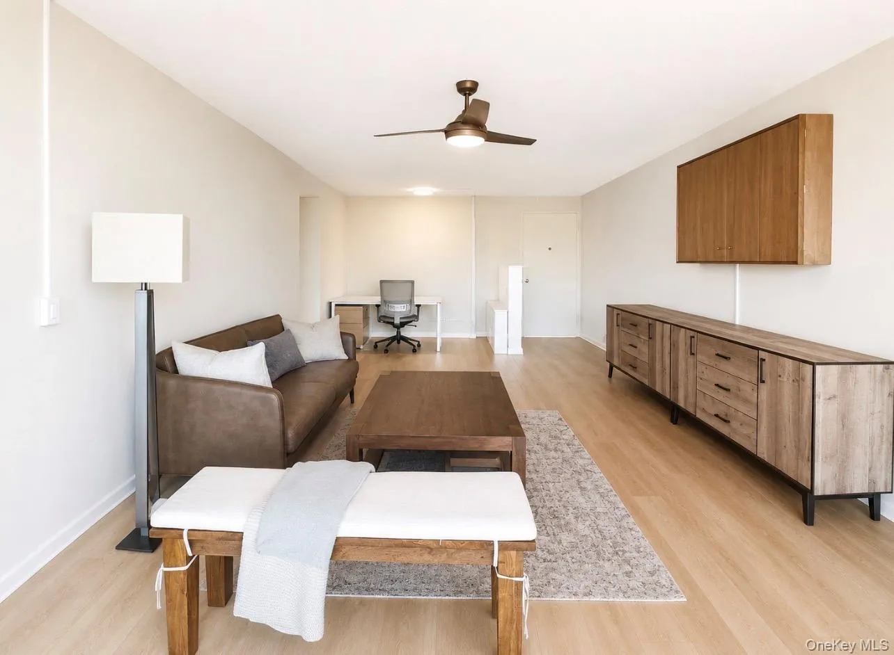 1 BAY CLUB Drive, New York, NY, 1 Bedroom Bedrooms, 4 Rooms Rooms,1 BathroomBathrooms,Residential,For Rent,BAY CLUB,0,1029854 1 BAY CLUB Drive, New York, NY, 1 Bedroom Bedrooms, 4 Rooms Rooms,1 BathroomBathrooms,Residential,For Rent,BAY CLUB,0,1029854