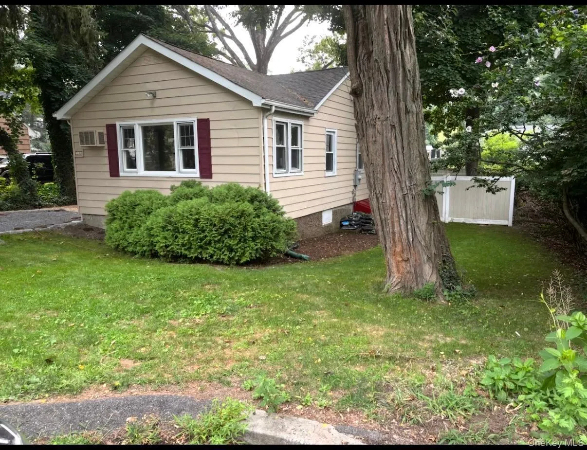18 Kew, Brookhaven, NY, 2 Bedrooms Bedrooms, 5 Rooms Rooms,1 BathroomBathrooms,Residential,For Rent,Kew,0,1029857 18 Kew, Brookhaven, NY, 2 Bedrooms Bedrooms, 5 Rooms Rooms,1 BathroomBathrooms,Residential,For Rent,Kew,0,1029857