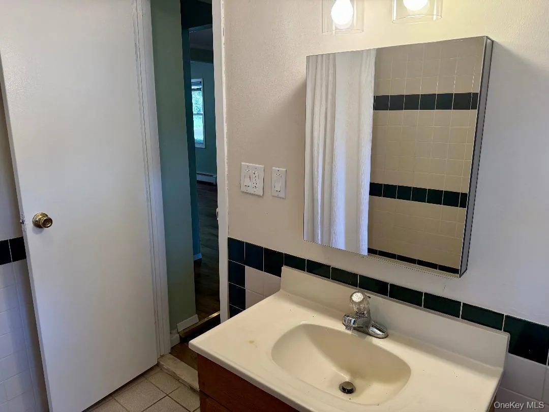 18 Kew, Brookhaven, NY, 2 Bedrooms Bedrooms, 5 Rooms Rooms,1 BathroomBathrooms,Residential,For Rent,Kew,0,1029857 18 Kew, Brookhaven, NY, 2 Bedrooms Bedrooms, 5 Rooms Rooms,1 BathroomBathrooms,Residential,For Rent,Kew,0,1029857