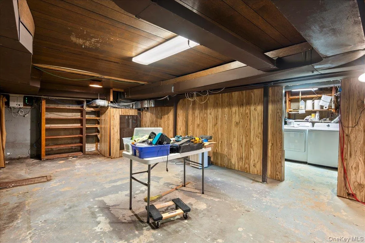 Basement/Laundry Area Basement/Laundry Area
