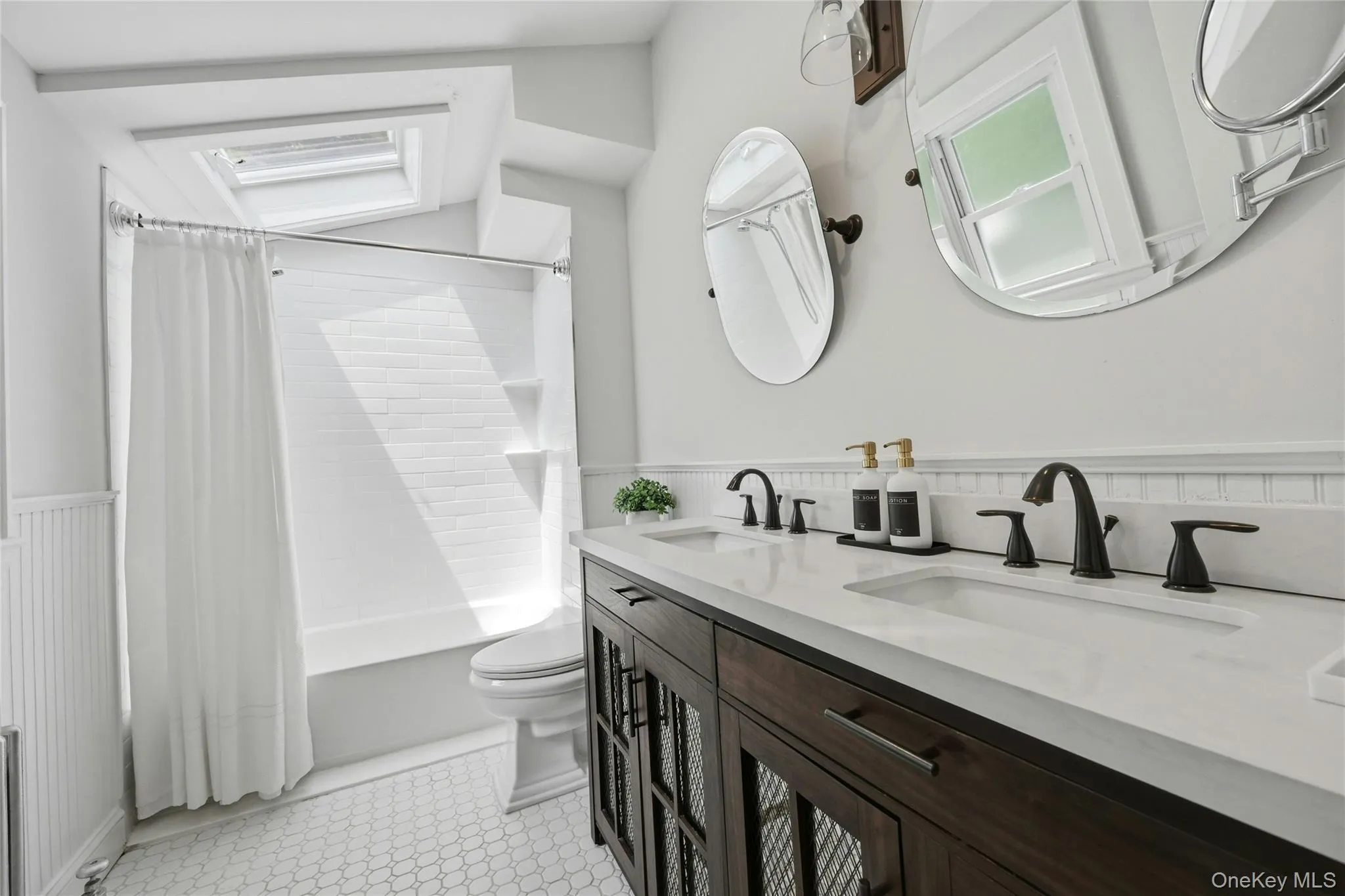 18 Washington Place, Huntington, NY, 3 Bedrooms Bedrooms, 8 Rooms Rooms,2 BathroomsBathrooms,Residential,For Rent,Washington,0,1029867 18 Washington Place, Huntington, NY, 3 Bedrooms Bedrooms, 8 Rooms Rooms,2 BathroomsBathrooms,Residential,For Rent,Washington,0,1029867