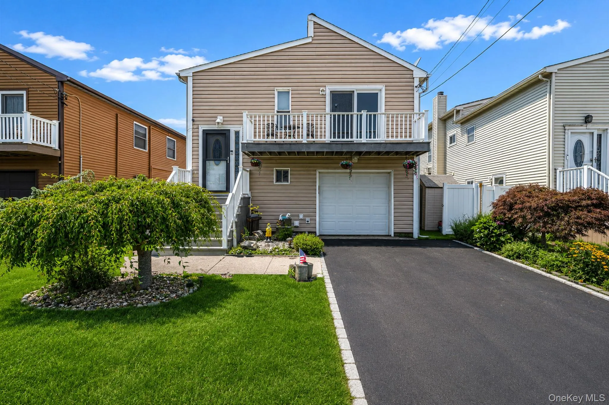 32 Yacht Club Road, Babylon, NY, 5 Bedrooms Bedrooms, 10 Rooms Rooms,2 BathroomsBathrooms,Residential,For Rent,Yacht Club,0,1029874 32 Yacht Club Road, Babylon, NY, 5 Bedrooms Bedrooms, 10 Rooms Rooms,2 BathroomsBathrooms,Residential,For Rent,Yacht Club,0,1029874