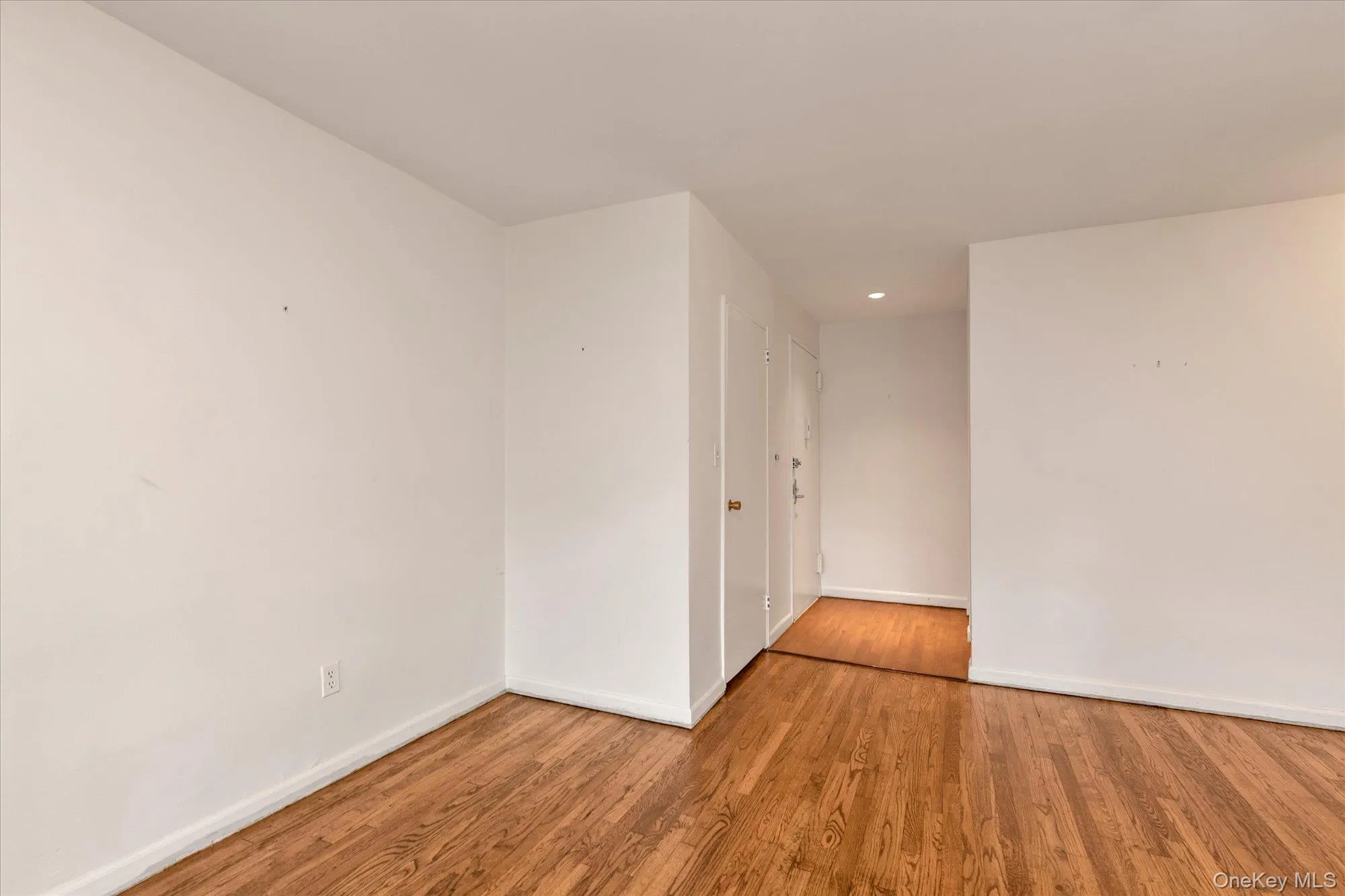 30 Barstow Road, North Hempstead, NY, 2 Bedrooms Bedrooms, 5 Rooms Rooms,2 BathroomsBathrooms,Residential,For Rent,Barstow,0,1029883 30 Barstow Road, North Hempstead, NY, 2 Bedrooms Bedrooms, 5 Rooms Rooms,2 BathroomsBathrooms,Residential,For Rent,Barstow,0,1029883
