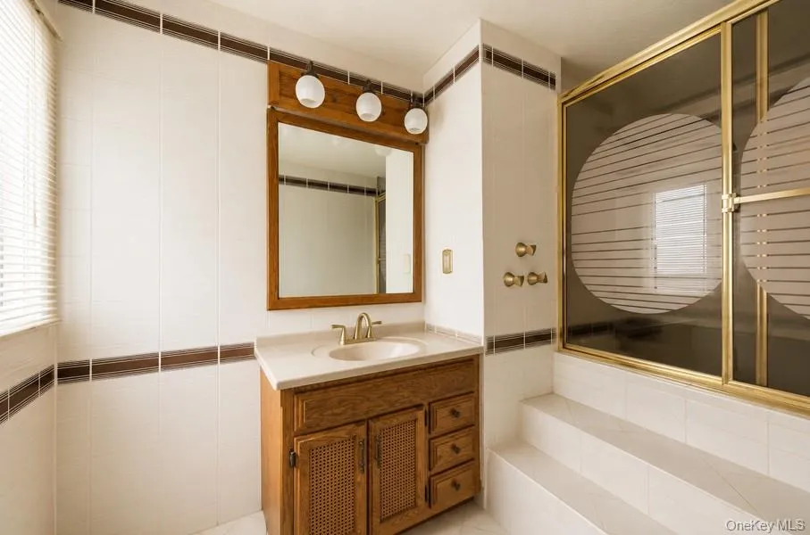 2508 64th Street, New York, NY, 4 Bedrooms Bedrooms, 8 Rooms Rooms,3 BathroomsBathrooms,Residential,For Rent,64th,0,1029885 2508 64th Street, New York, NY, 4 Bedrooms Bedrooms, 8 Rooms Rooms,3 BathroomsBathrooms,Residential,For Rent,64th,0,1029885