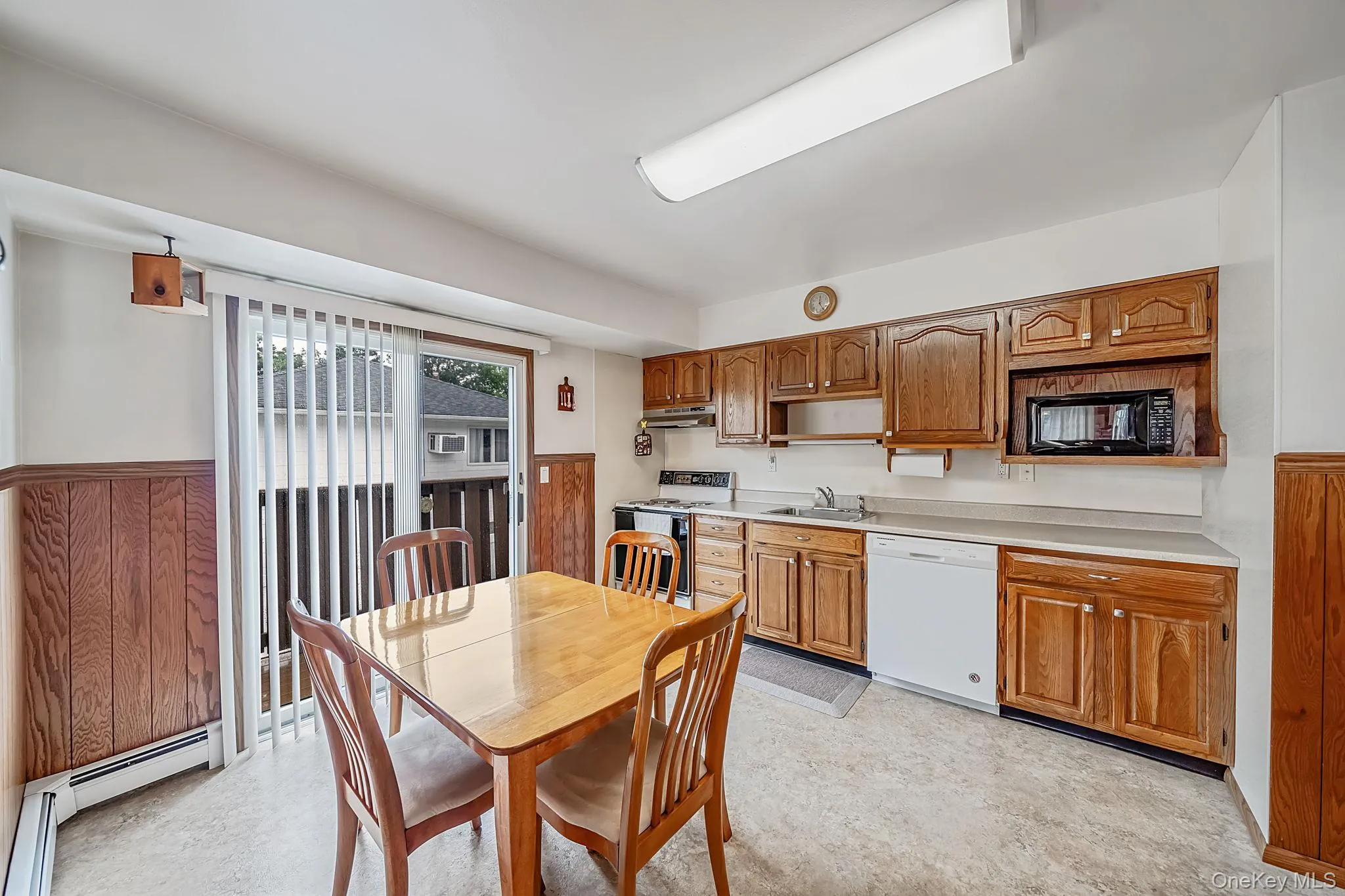 480 Fenimore Avenue, Babylon, NY, 4 Bedrooms Bedrooms, 11 Rooms Rooms,2 BathroomsBathrooms,Residential,For Rent,Fenimore,0,1029895 480 Fenimore Avenue, Babylon, NY, 4 Bedrooms Bedrooms, 11 Rooms Rooms,2 BathroomsBathrooms,Residential,For Rent,Fenimore,0,1029895