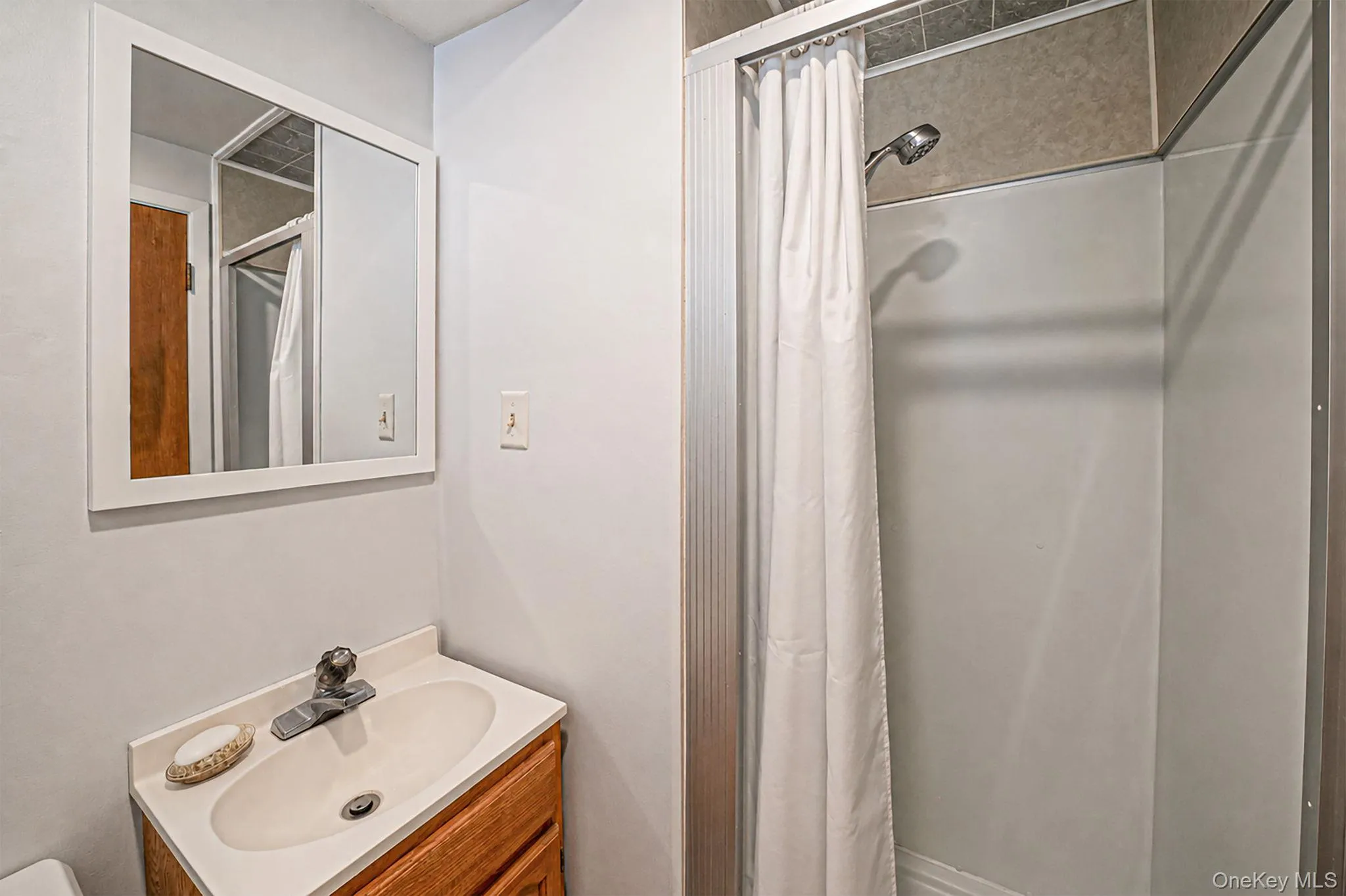 480 Fenimore Avenue, Babylon, NY, 4 Bedrooms Bedrooms, 11 Rooms Rooms,2 BathroomsBathrooms,Residential,For Rent,Fenimore,0,1029895 480 Fenimore Avenue, Babylon, NY, 4 Bedrooms Bedrooms, 11 Rooms Rooms,2 BathroomsBathrooms,Residential,For Rent,Fenimore,0,1029895