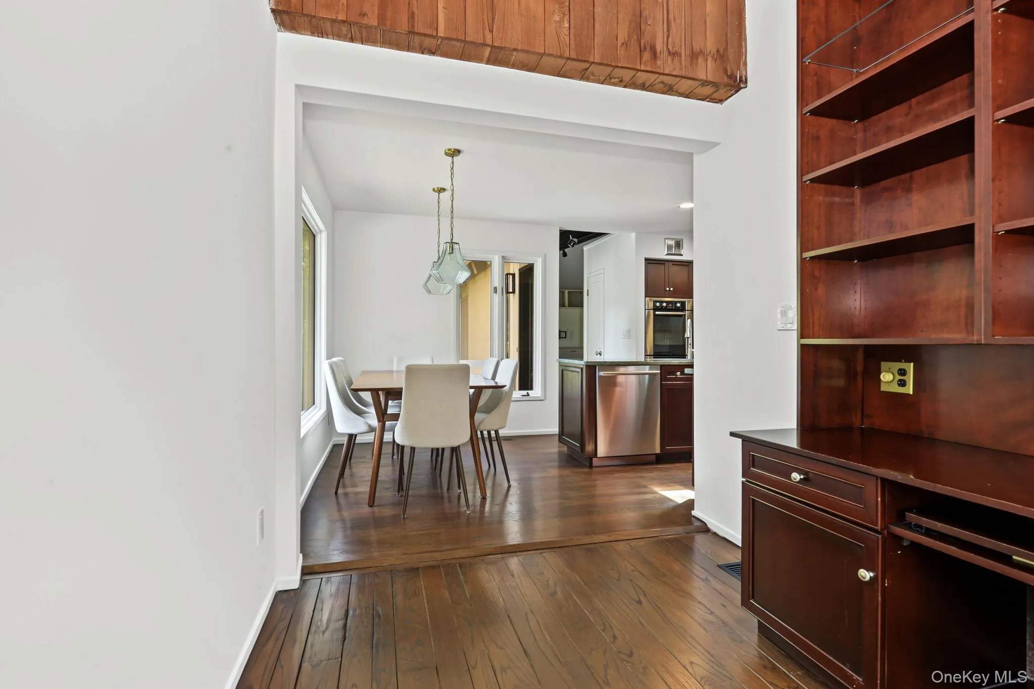 4 Leatherstocking Lane, Mamaroneck, NY, 3 Bedrooms Bedrooms, 7 Rooms Rooms,2 BathroomsBathrooms,Residential,For Rent,Leatherstocking,0,1029901 4 Leatherstocking Lane, Mamaroneck, NY, 3 Bedrooms Bedrooms, 7 Rooms Rooms,2 BathroomsBathrooms,Residential,For Rent,Leatherstocking,0,1029901