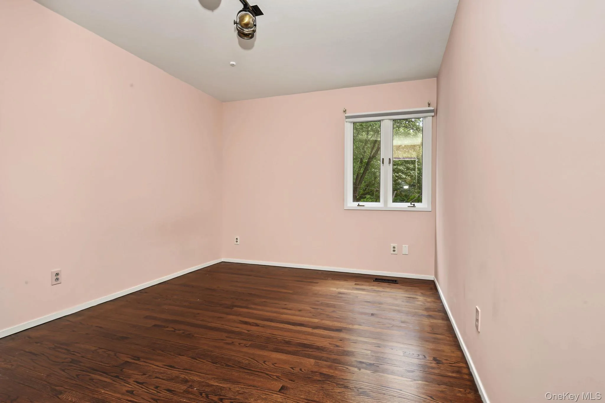 4 Leatherstocking Lane, Mamaroneck, NY, 3 Bedrooms Bedrooms, 7 Rooms Rooms,2 BathroomsBathrooms,Residential,For Rent,Leatherstocking,0,1029901 4 Leatherstocking Lane, Mamaroneck, NY, 3 Bedrooms Bedrooms, 7 Rooms Rooms,2 BathroomsBathrooms,Residential,For Rent,Leatherstocking,0,1029901