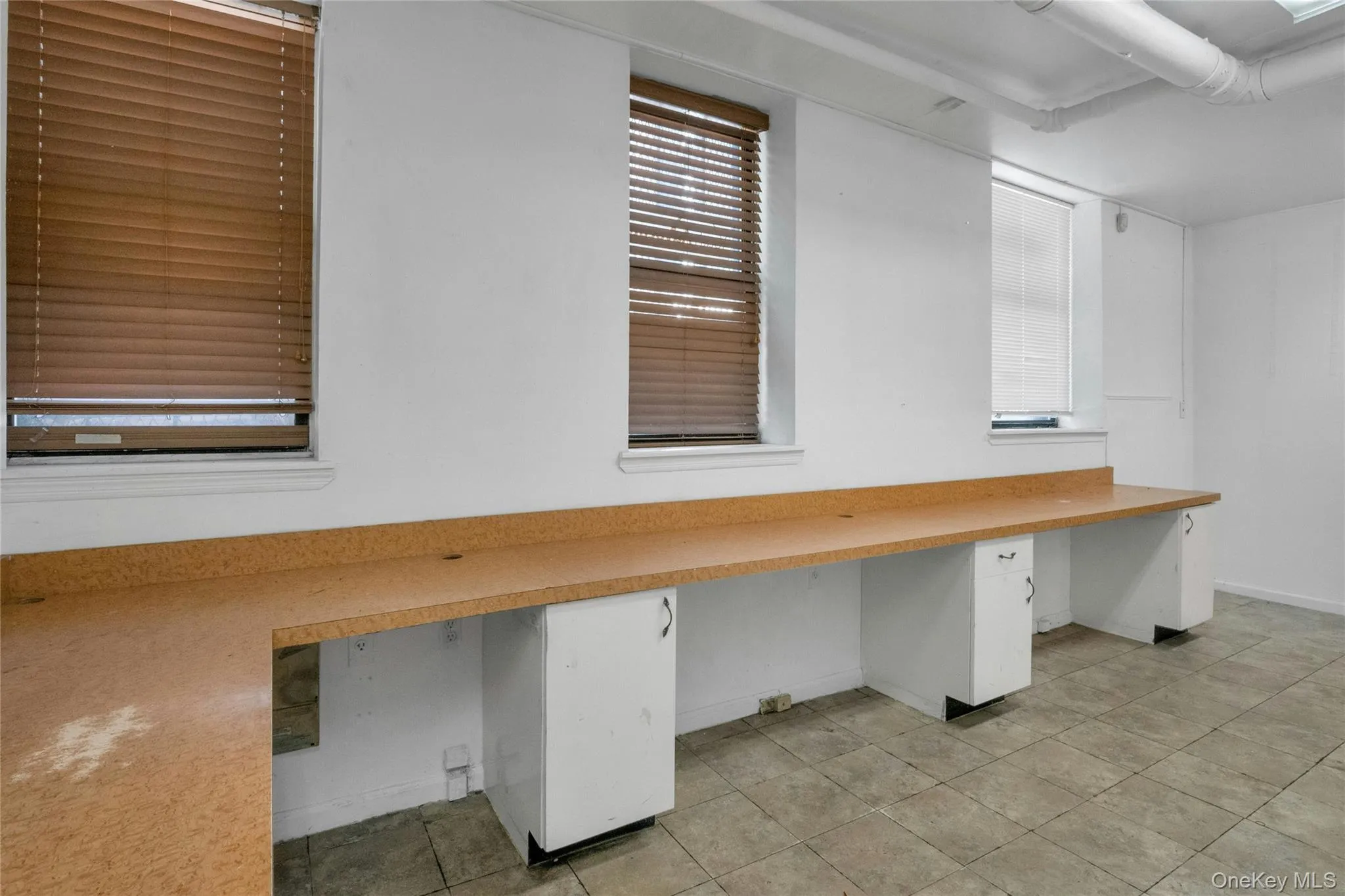 2400 Davidson Avenue, New York, NY, ,Commercial Lease,For Rent,Davidson,0,1029902 2400 Davidson Avenue, New York, NY, ,Commercial Lease,For Rent,Davidson,0,1029902